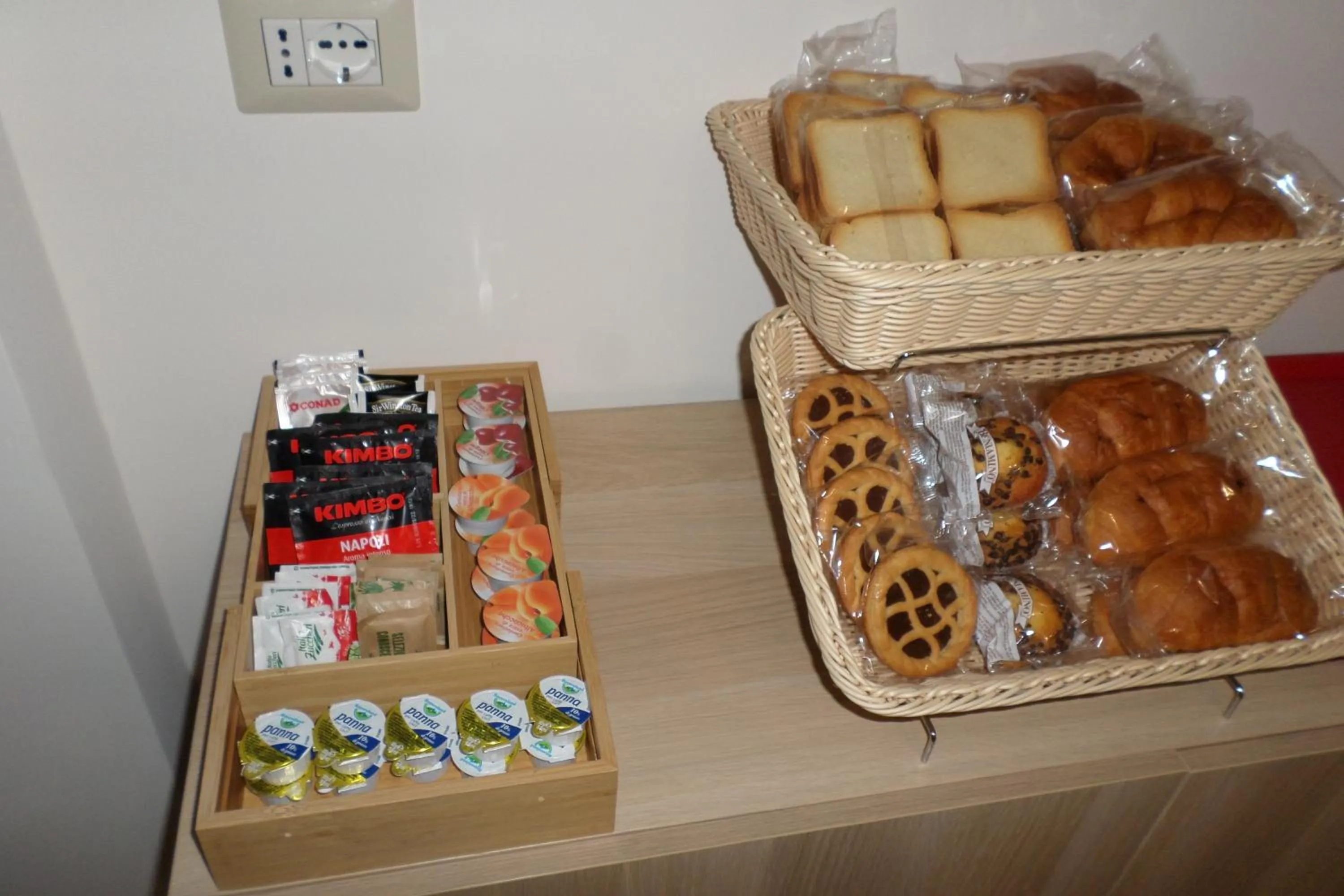 Breakfast in B&B Mansarda del Sole