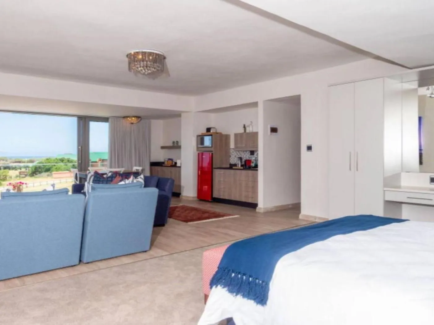 Photo of the whole room in Hamilton House