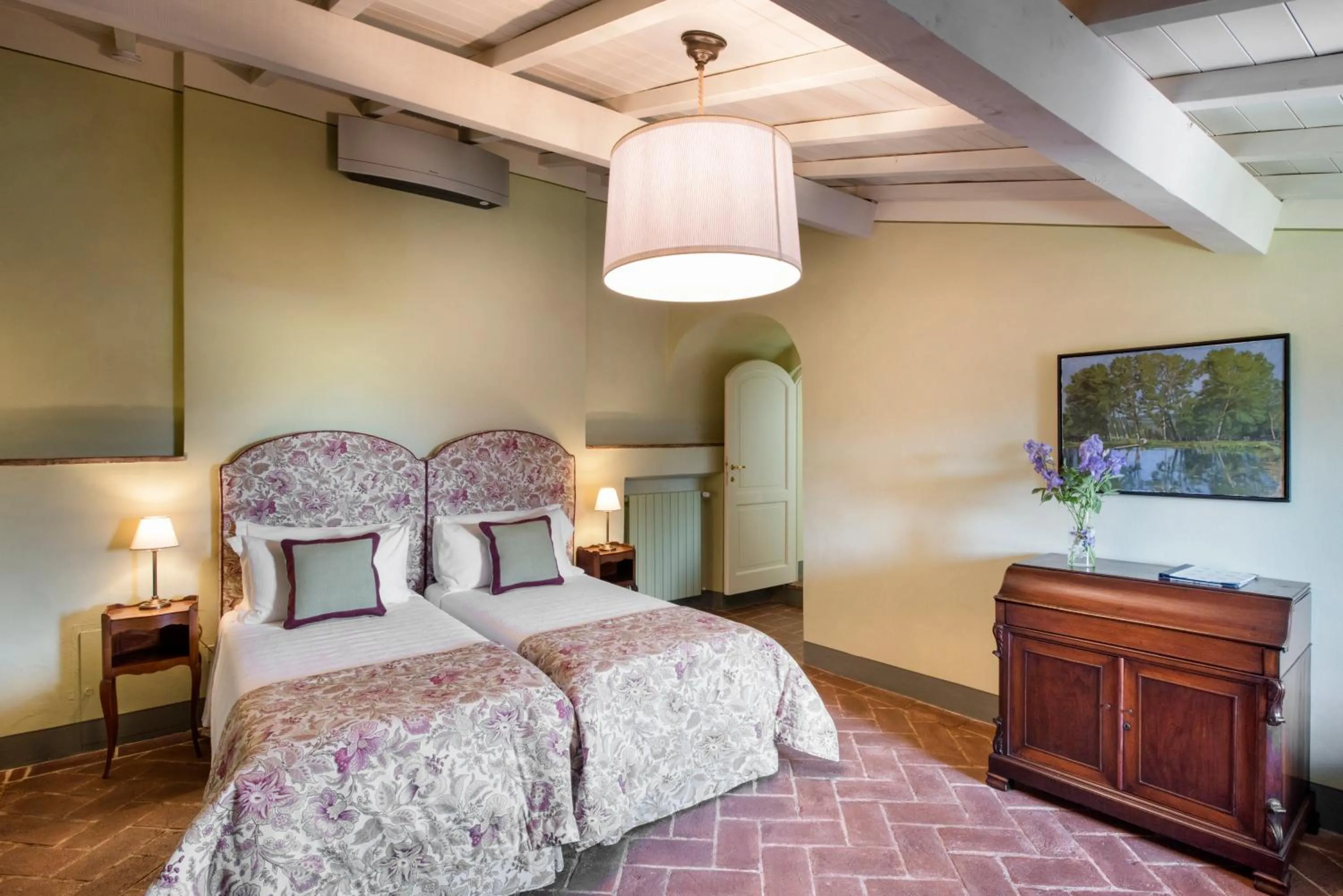 Bedroom, Bed in Borgo Pignano Tuscany