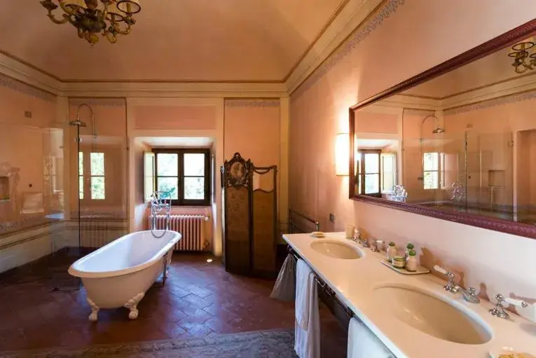 Superior King Suite in Borgo Pignano Tuscany Superior King Suite in Borgo Pignano Tuscany
