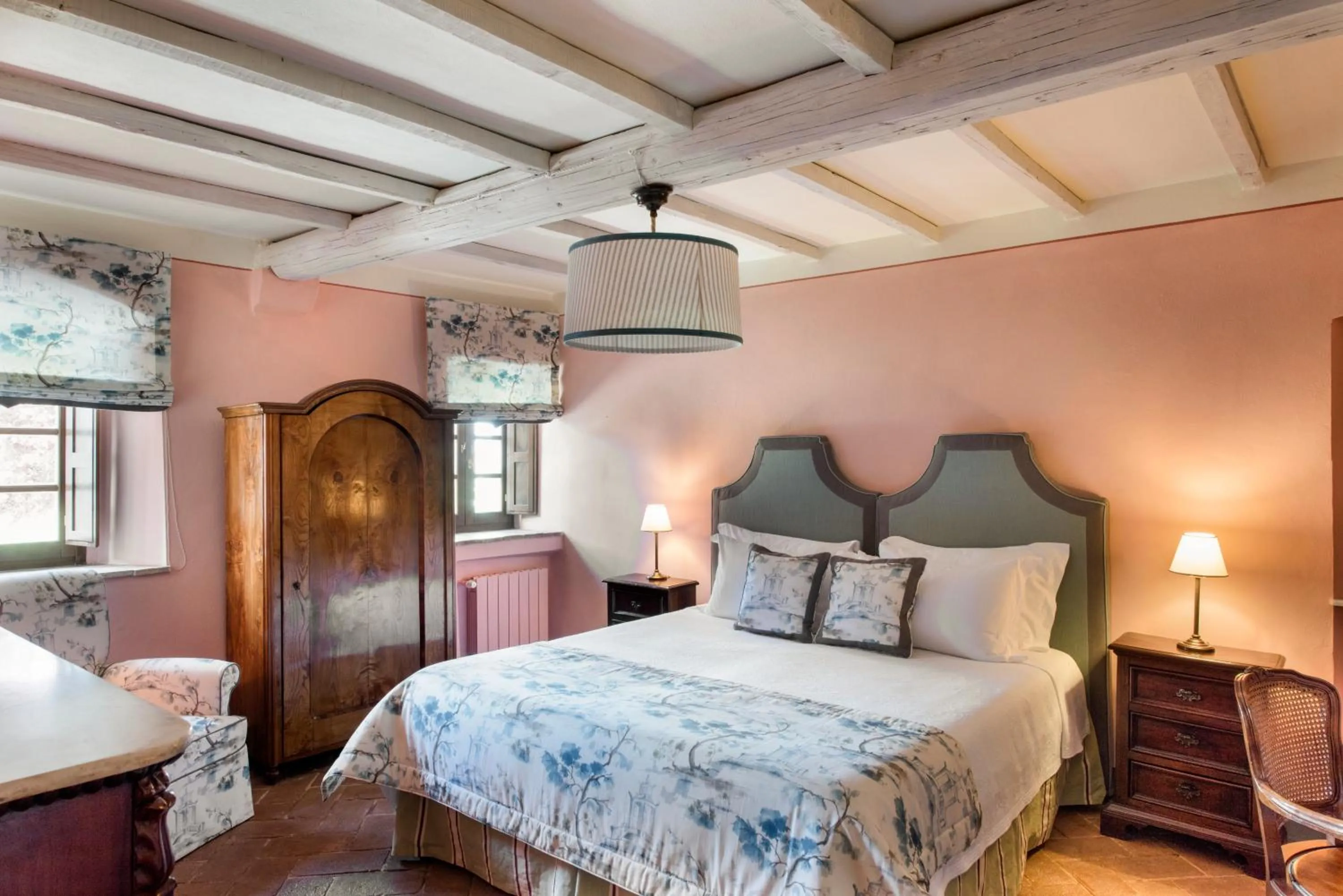 Bedroom, Bed in Borgo Pignano Tuscany
