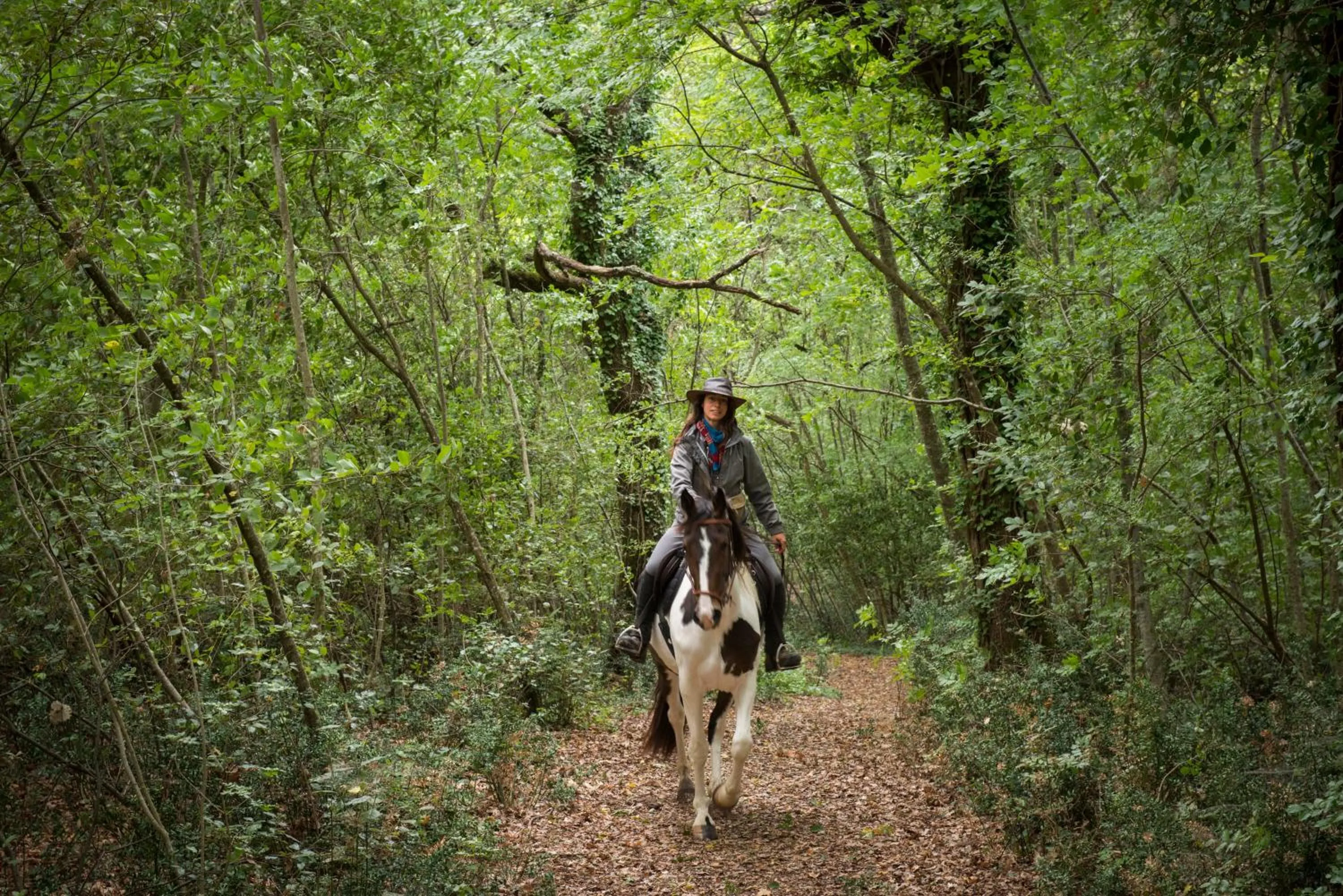 Horse-riding in Borgo Pignano Tuscany