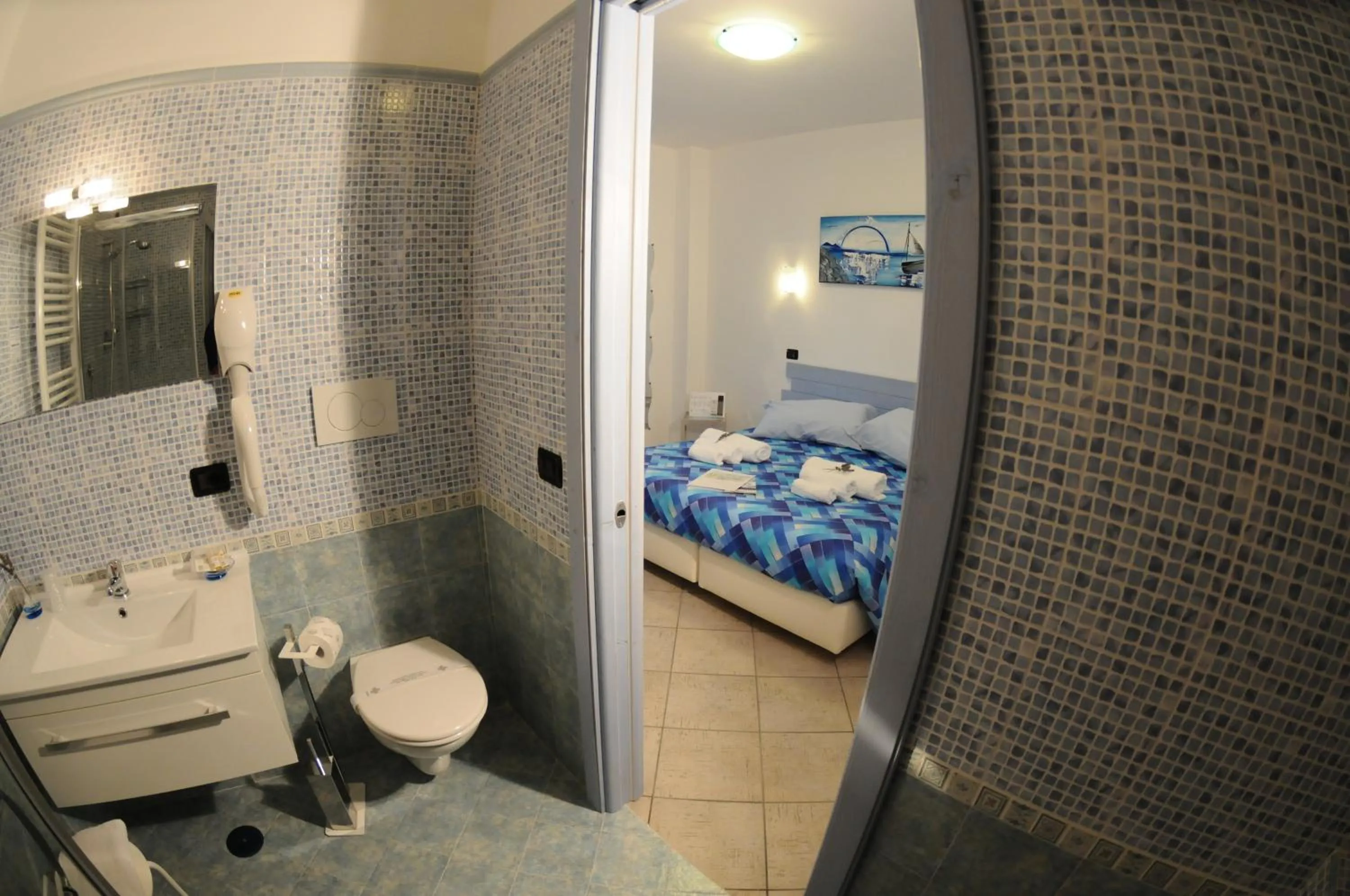 Decorative detail in A 2 Passi Dagli Dei