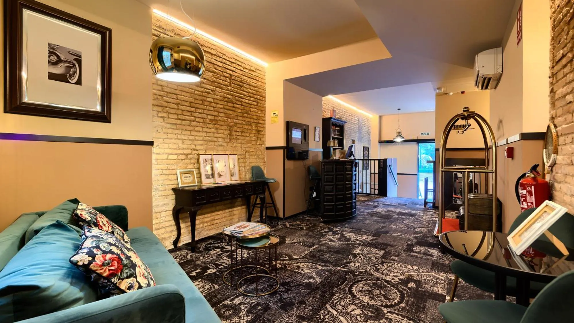 Lobby or reception in Hografic Hotel