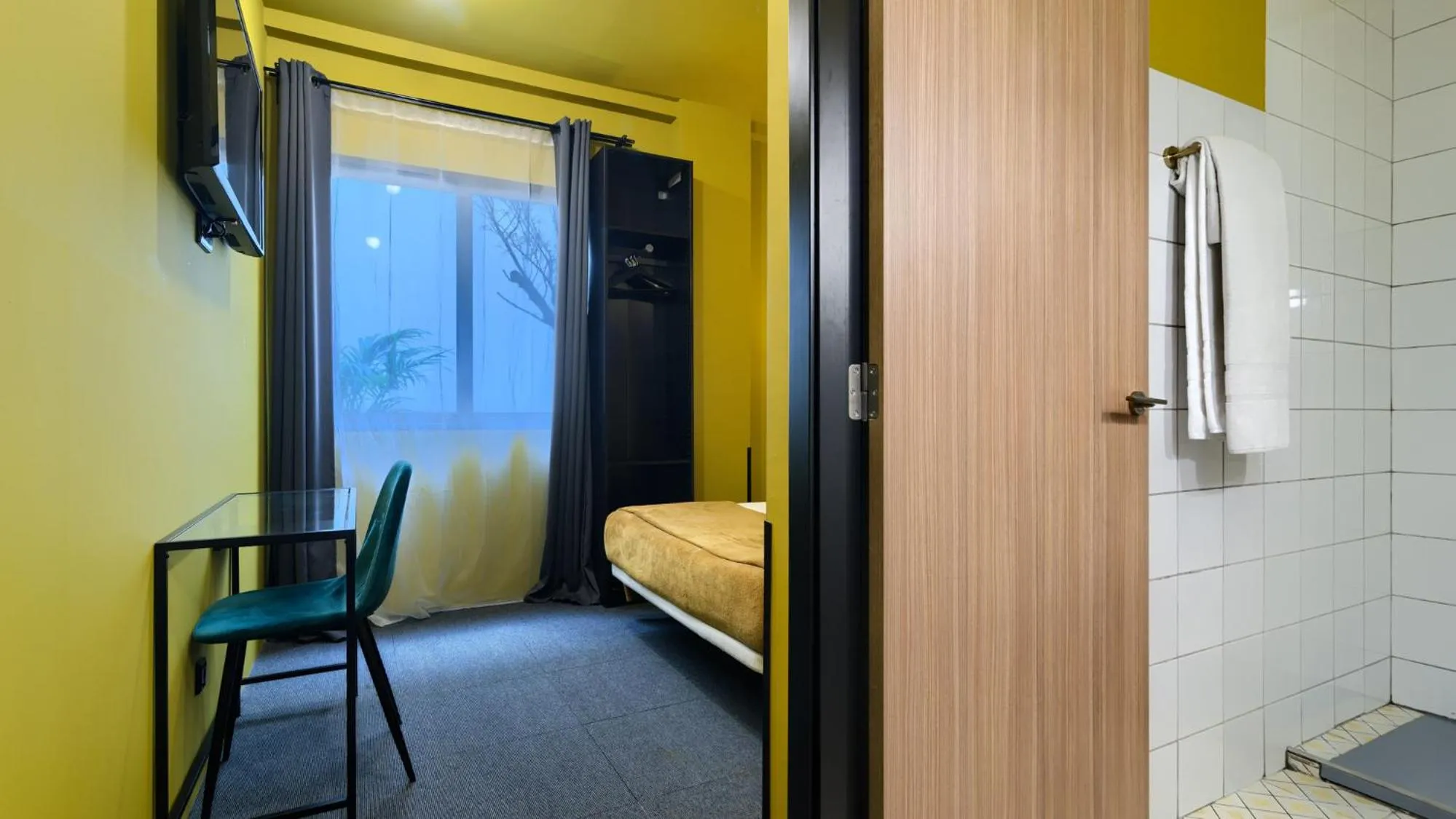 Photo of the whole room, Bed in Hografic Hotel