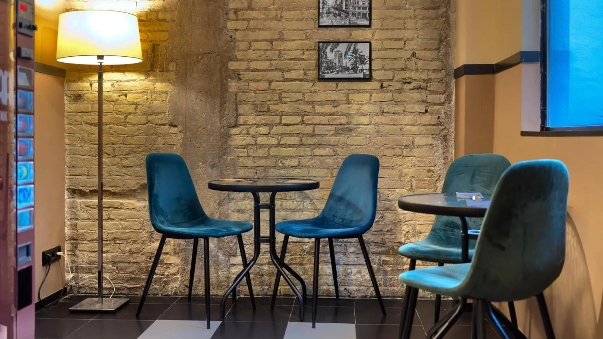 Restaurant/places to eat in Hografic Hotel