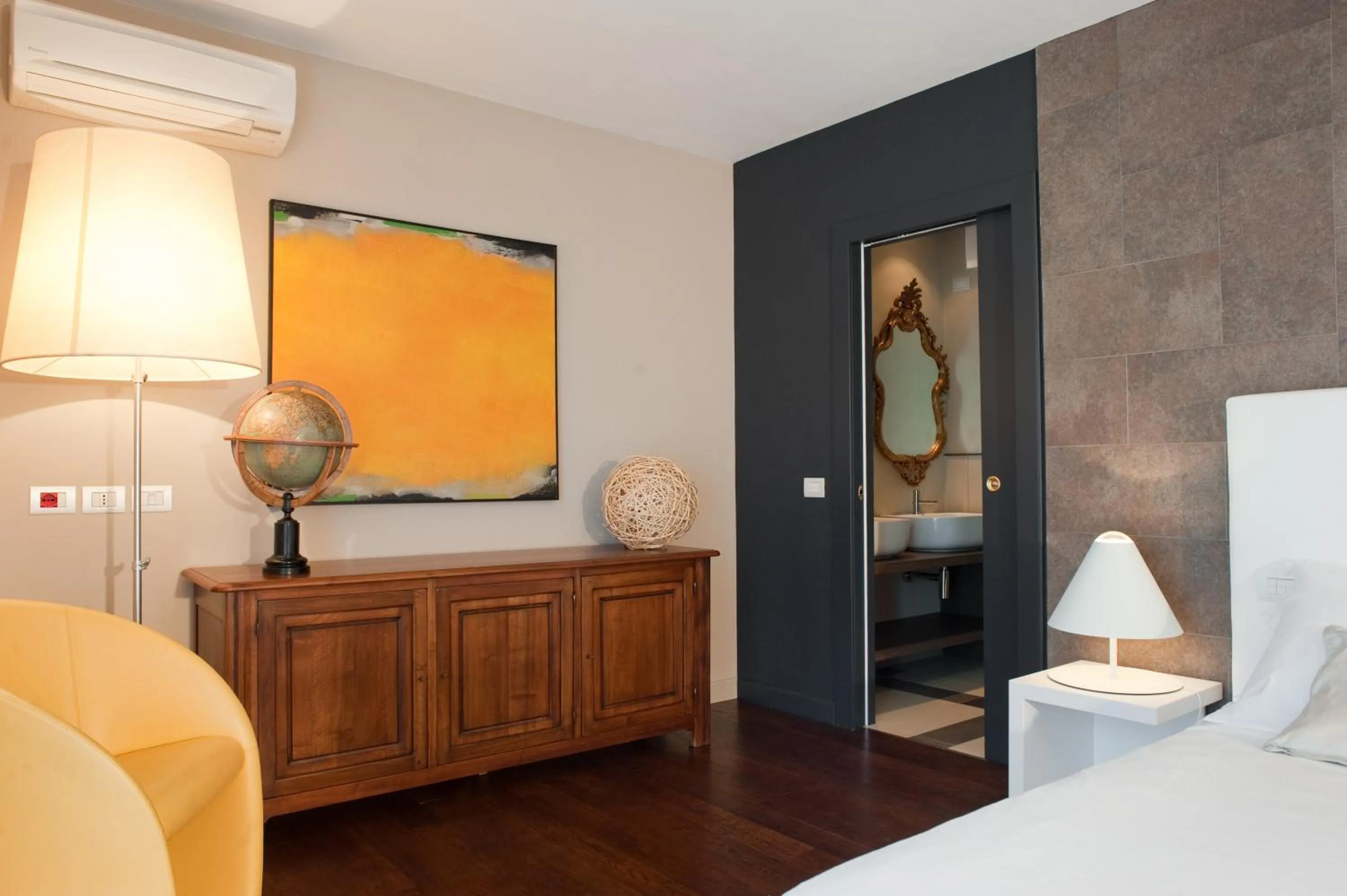 Bathroom, Bed in Quercia Belvedere Relais