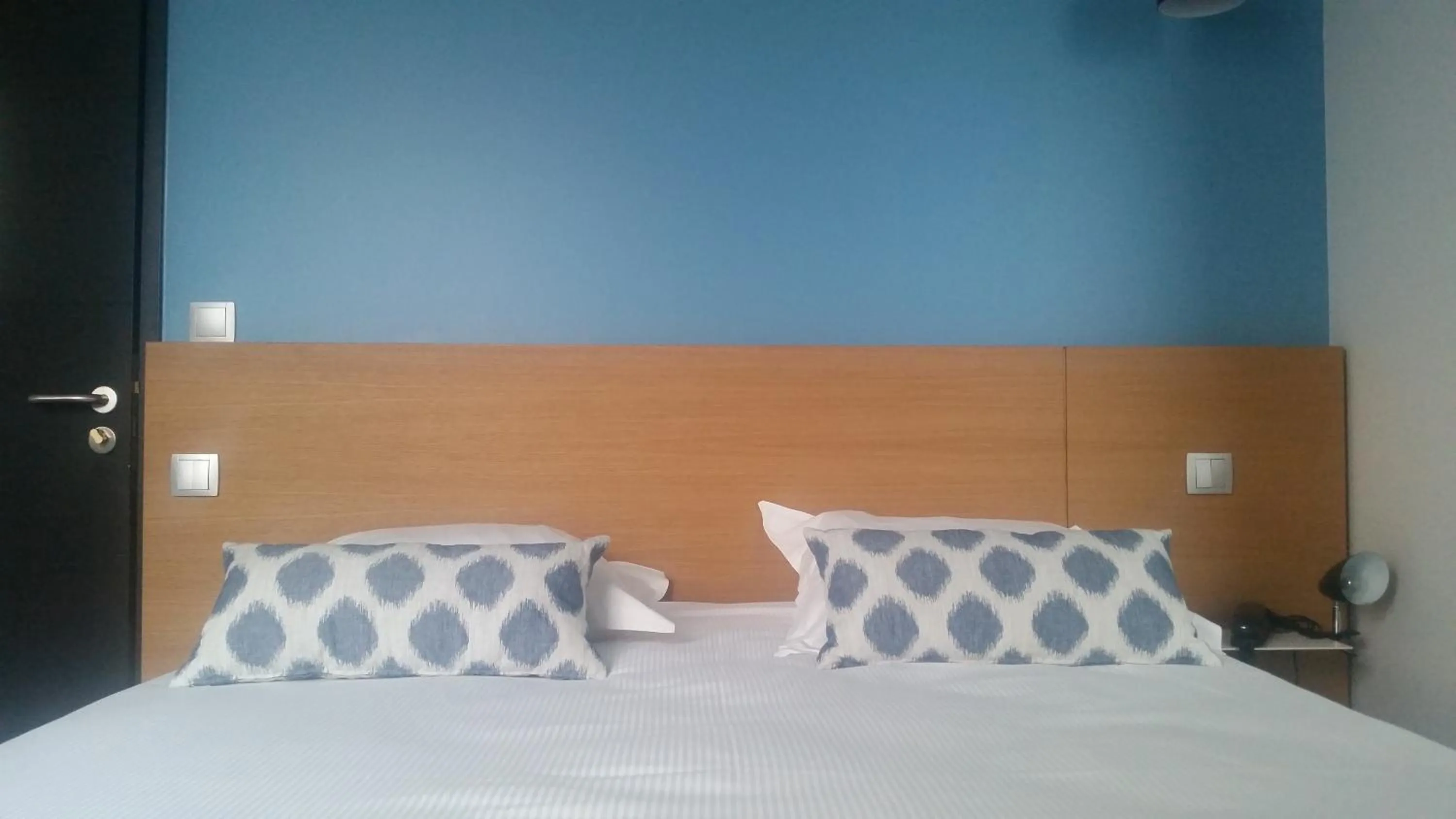 Bed in The Originals Boutique, Hôtel La Villa Marine, Le Tréport