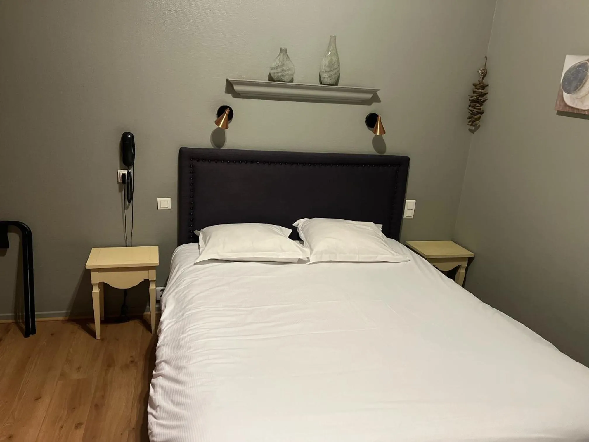 Bed in The Originals Boutique, Hôtel La Villa Marine, Le Tréport