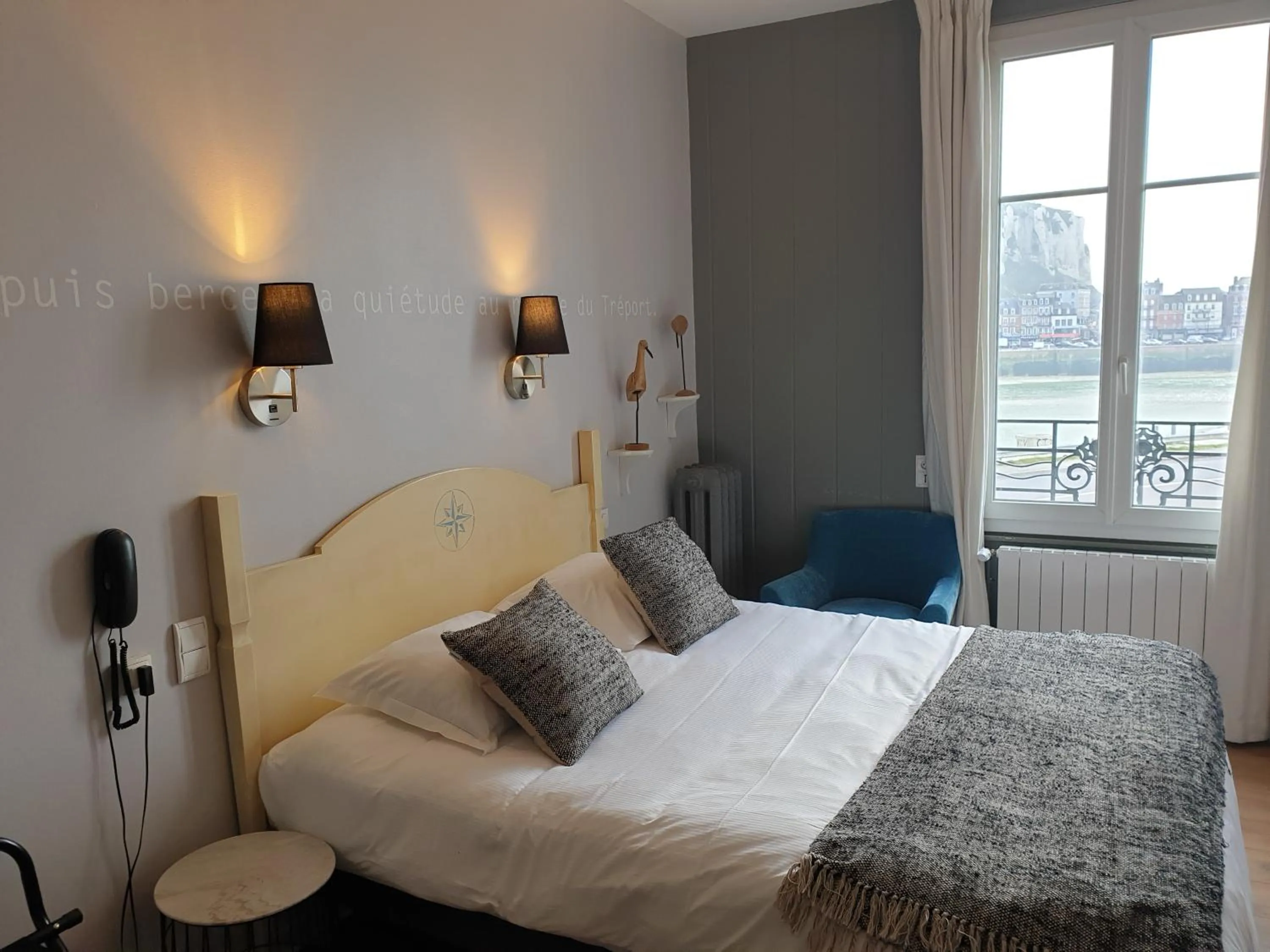 Bed in The Originals Boutique, Hôtel La Villa Marine, Le Tréport