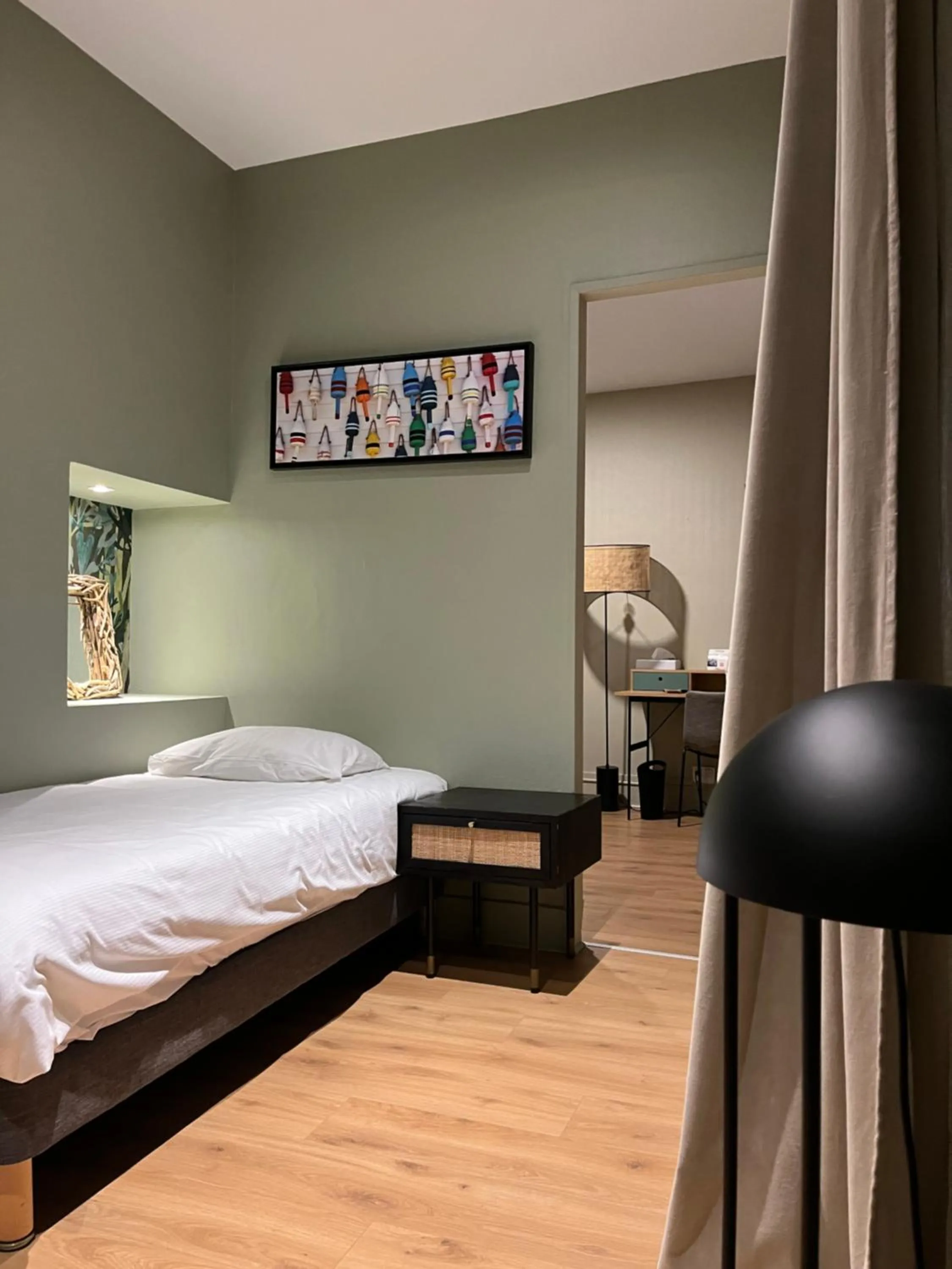 Bed in The Originals Boutique, Hôtel La Villa Marine, Le Tréport