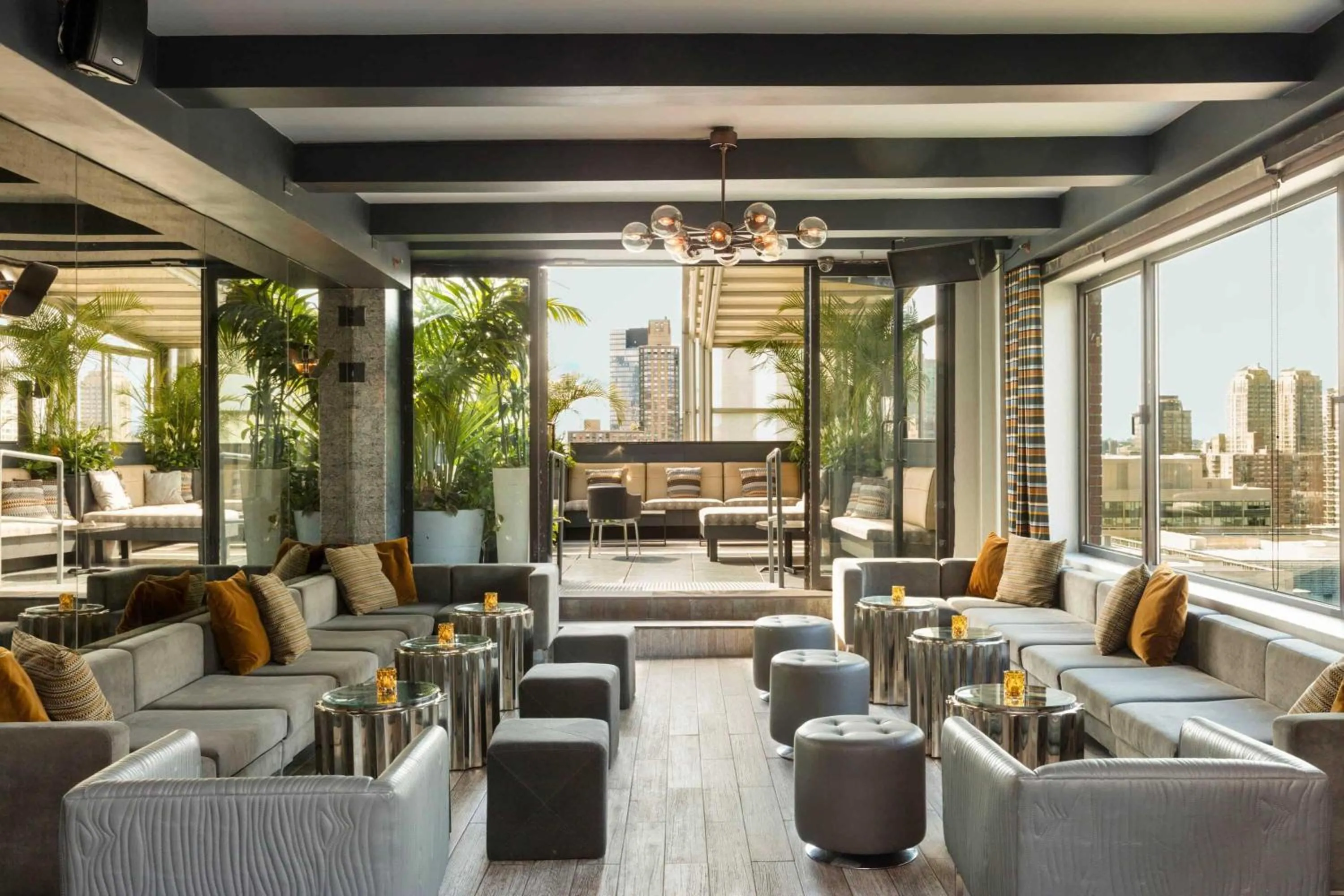 Restaurant/places to eat in The Empire Hotel New York