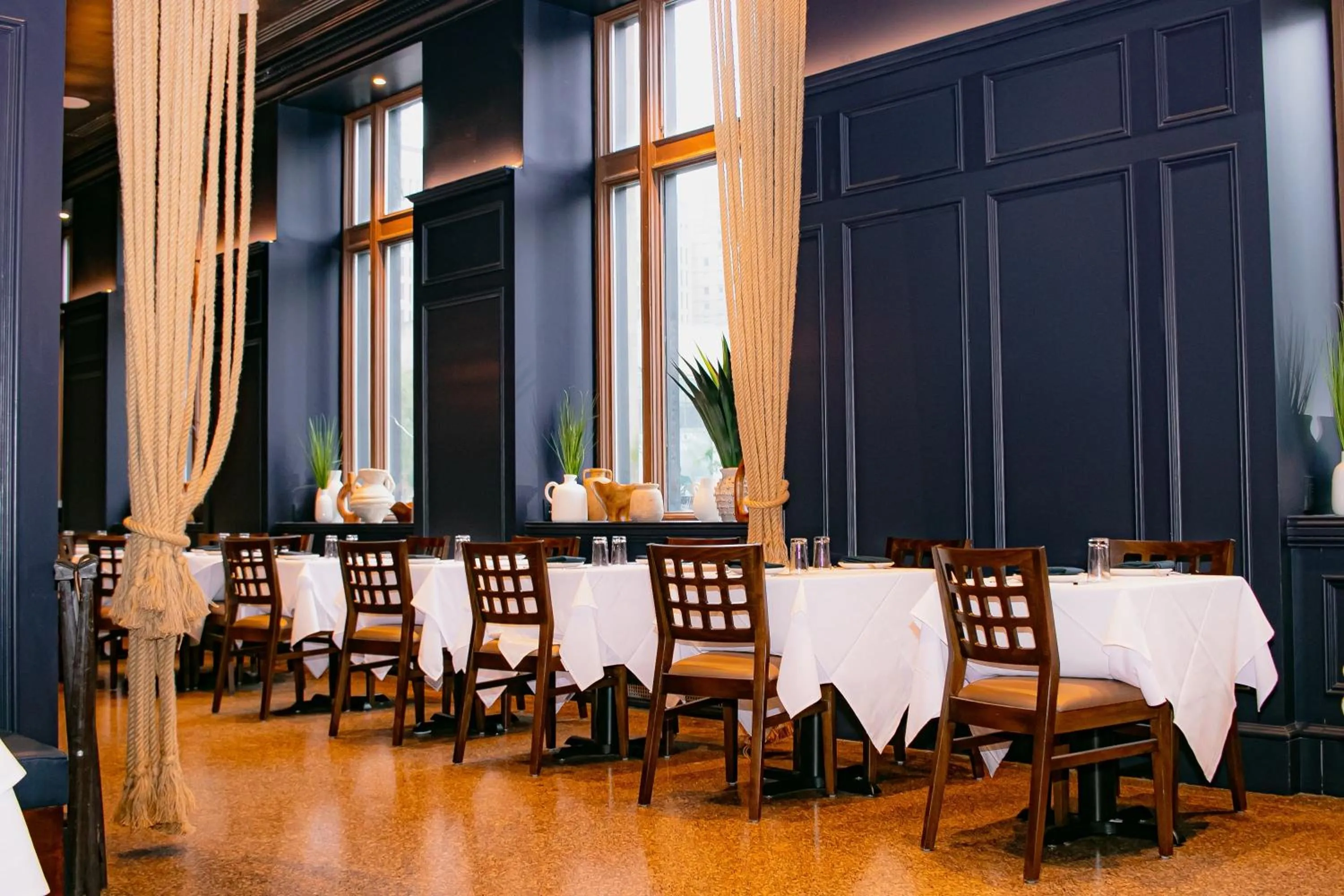 Restaurant/places to eat in The Empire Hotel New York