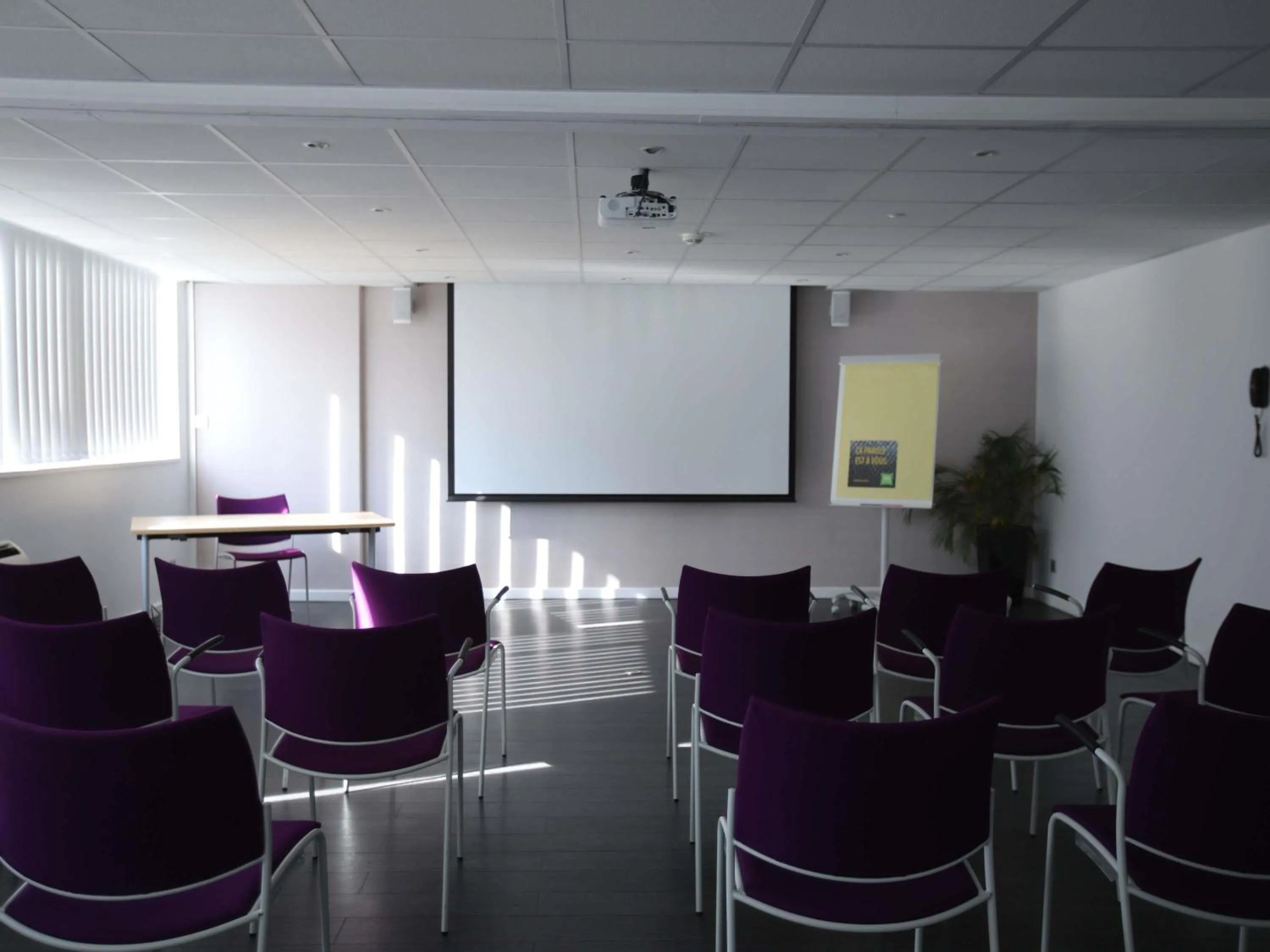 Meeting/conference room in ibis Styles Evry Lisses