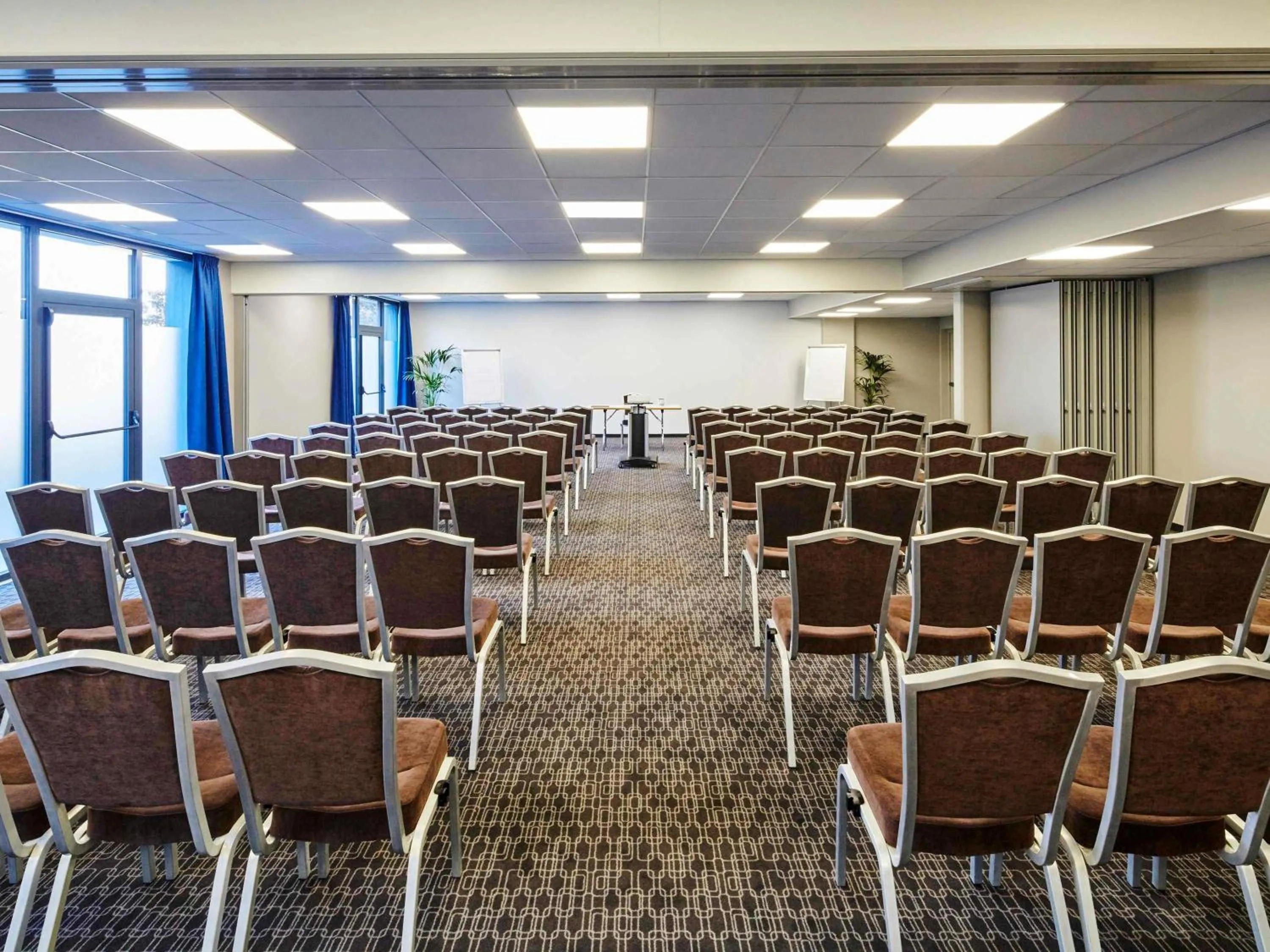 Meeting/conference room in ibis Styles Evry Lisses