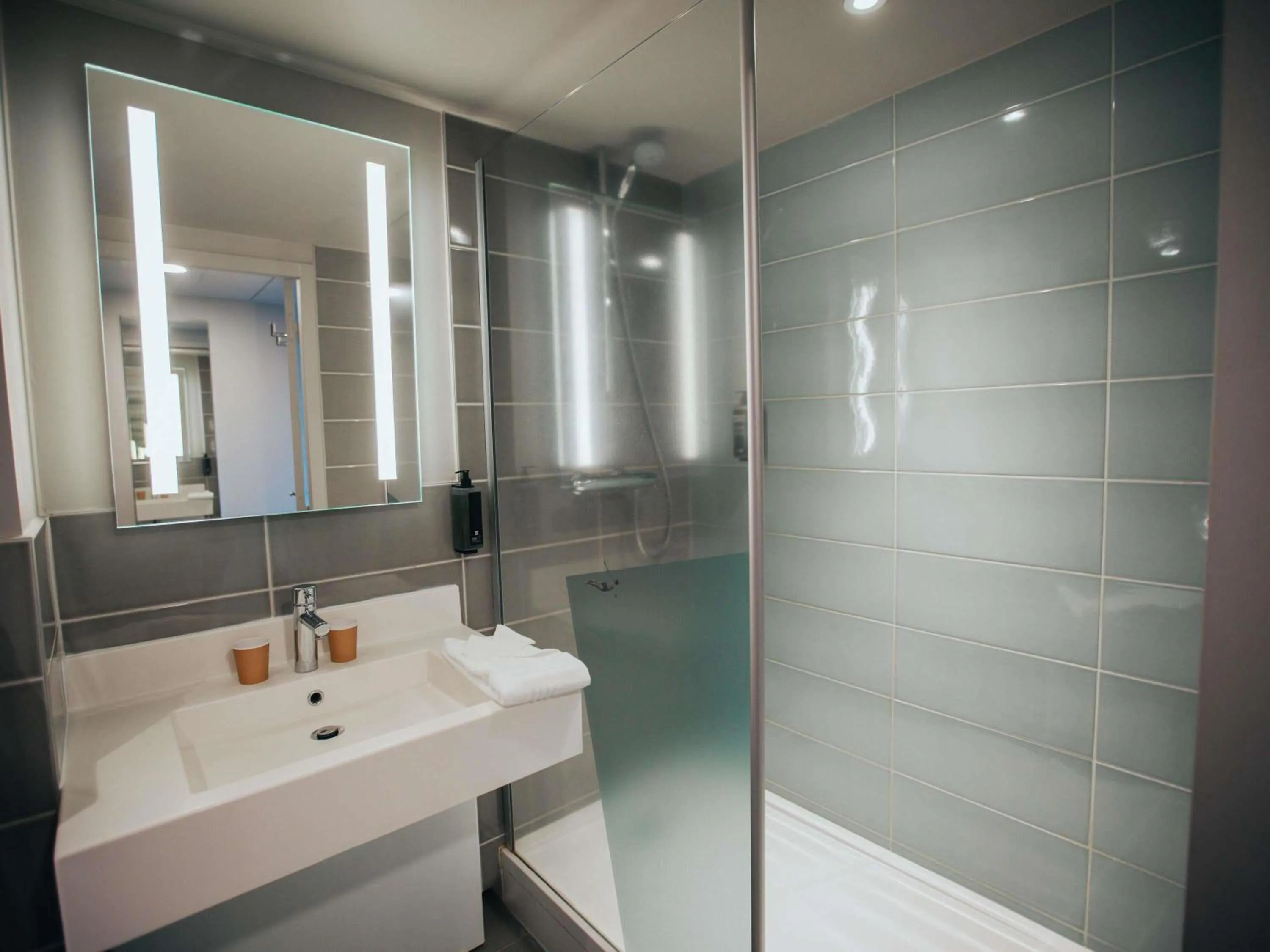 Bedroom in ibis Styles Evry Lisses