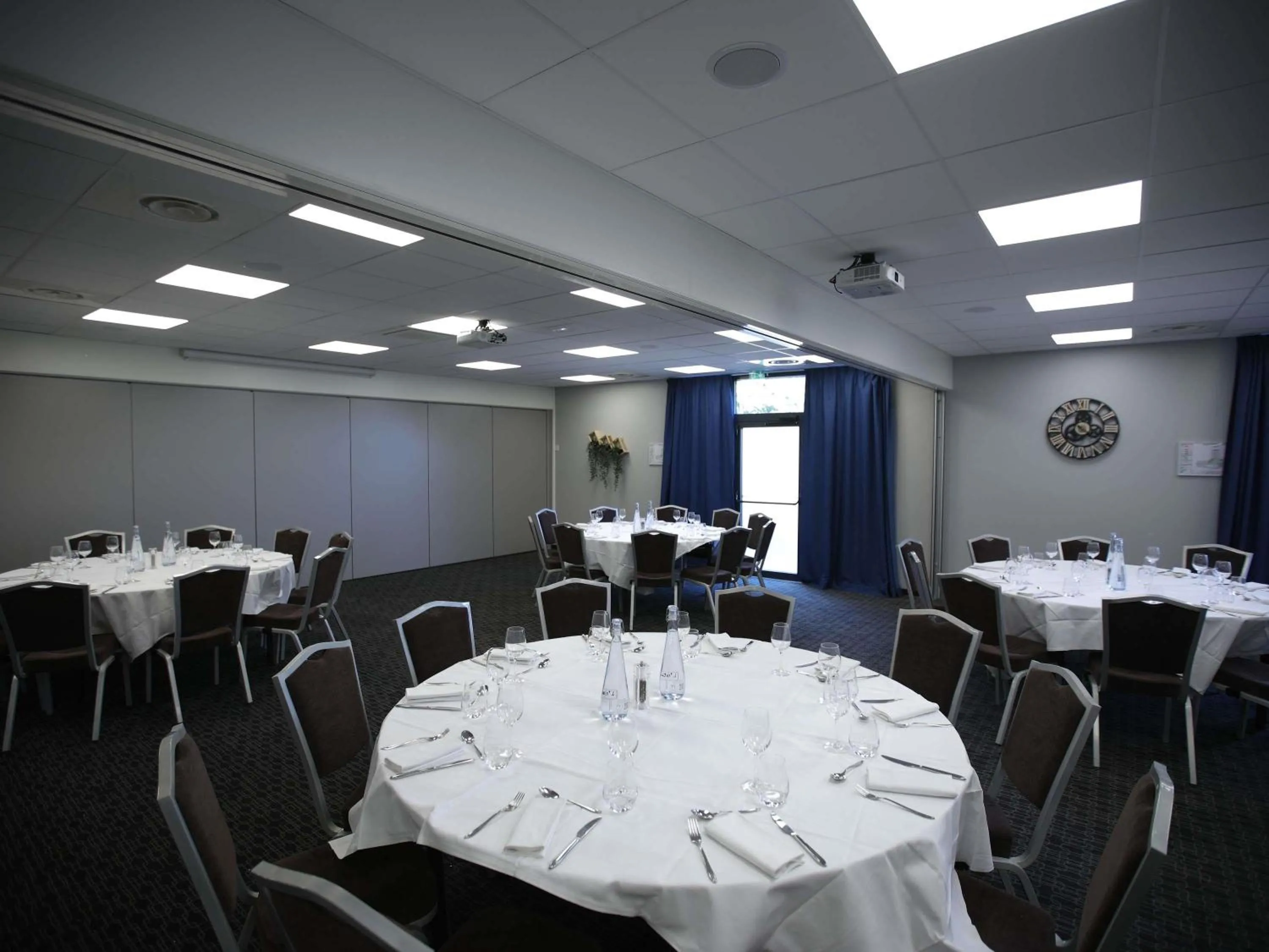 Meeting/conference room in ibis Styles Evry Lisses