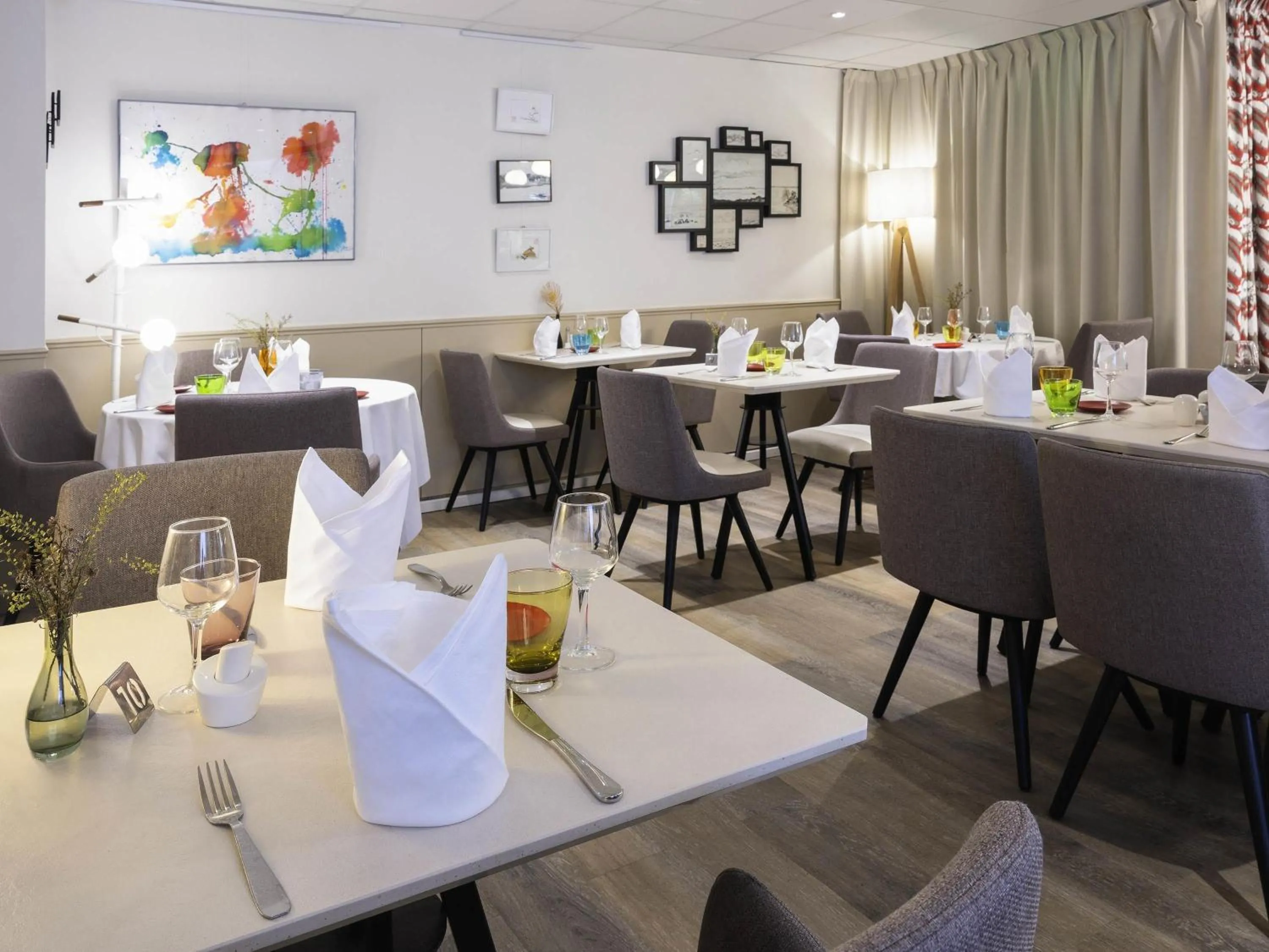 Restaurant/places to eat in Mercure Hotel Forbach Centre de Loisirs