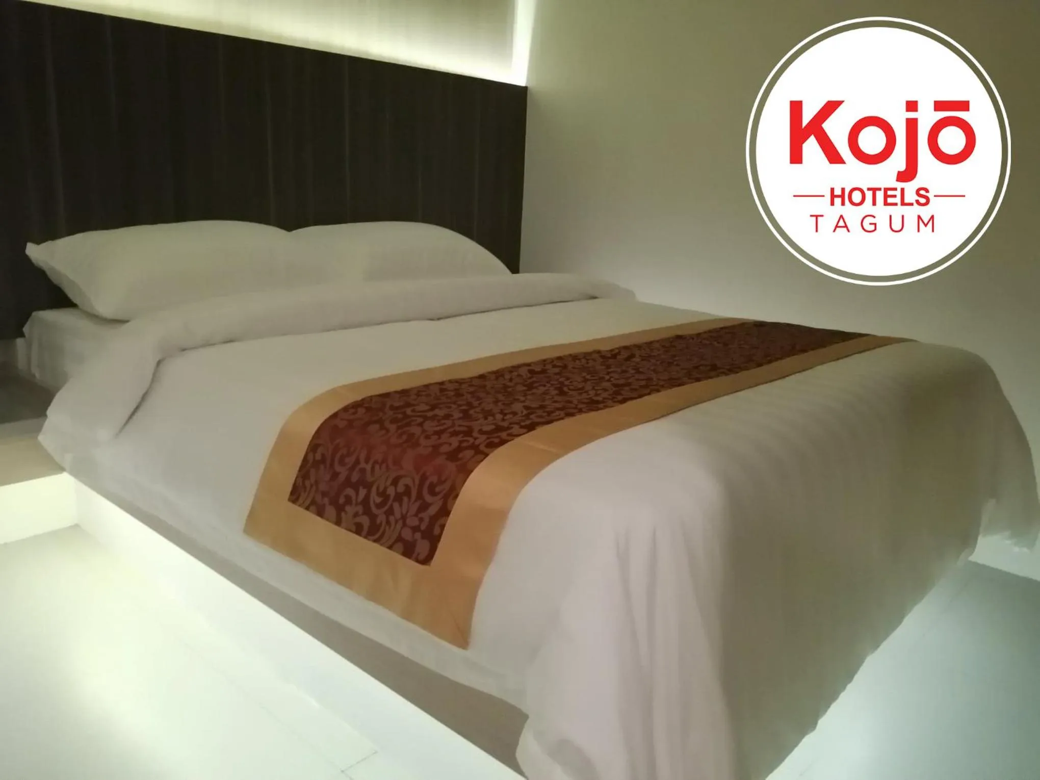 Bed in Kojõ Hotel Tagum