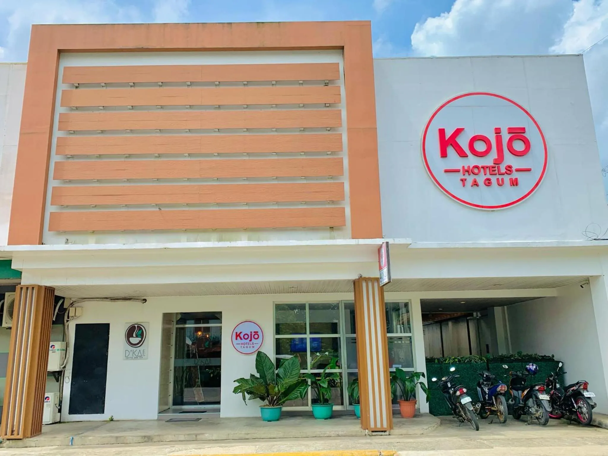 Facade/entrance in Kojõ Hotel Tagum
