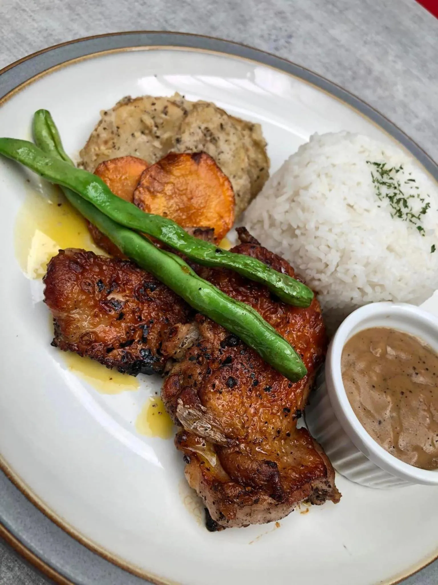 Food and drinks in Kojõ Hotel Tagum