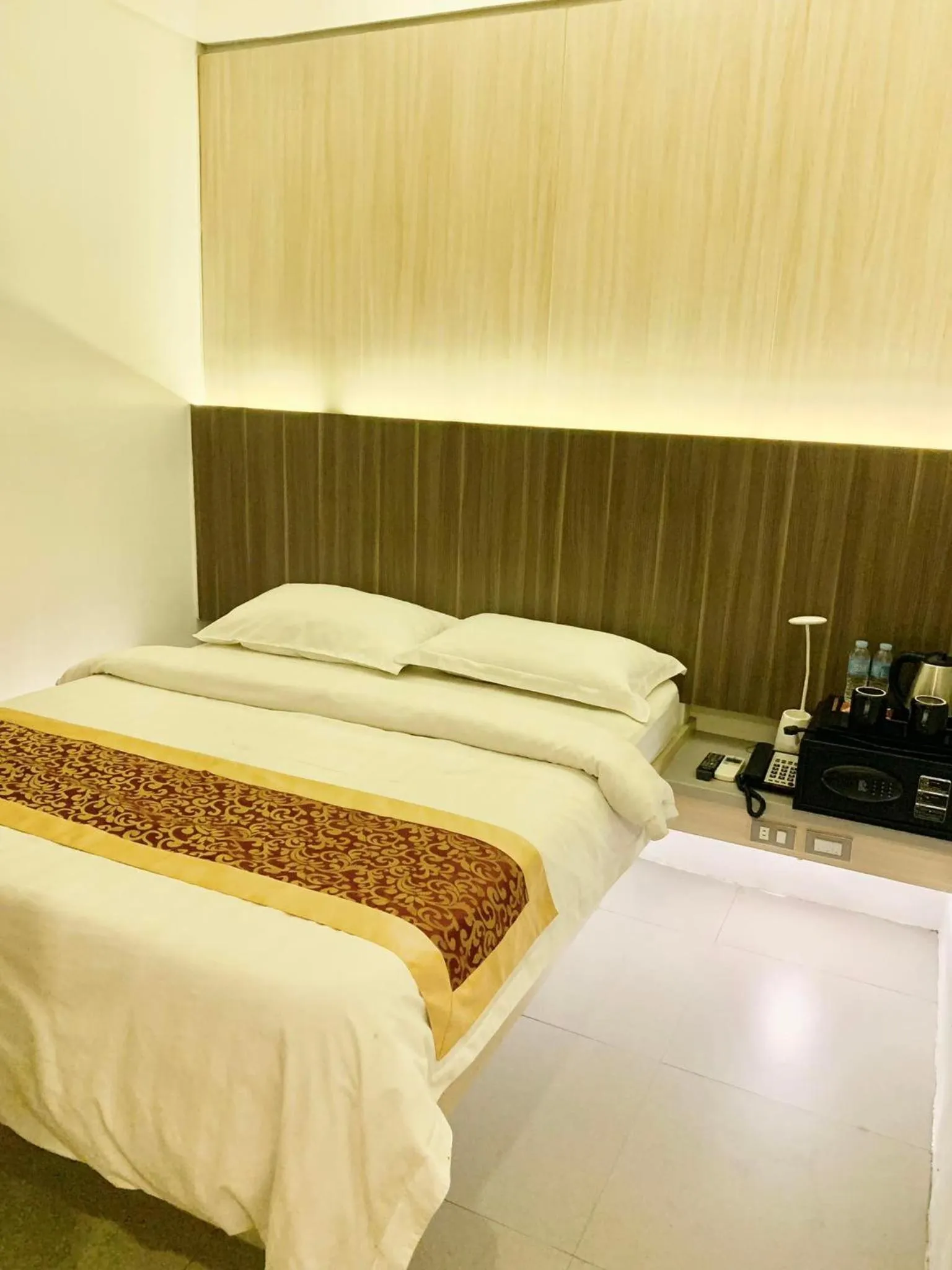 Bedroom, Bed in Kojõ Hotel Tagum