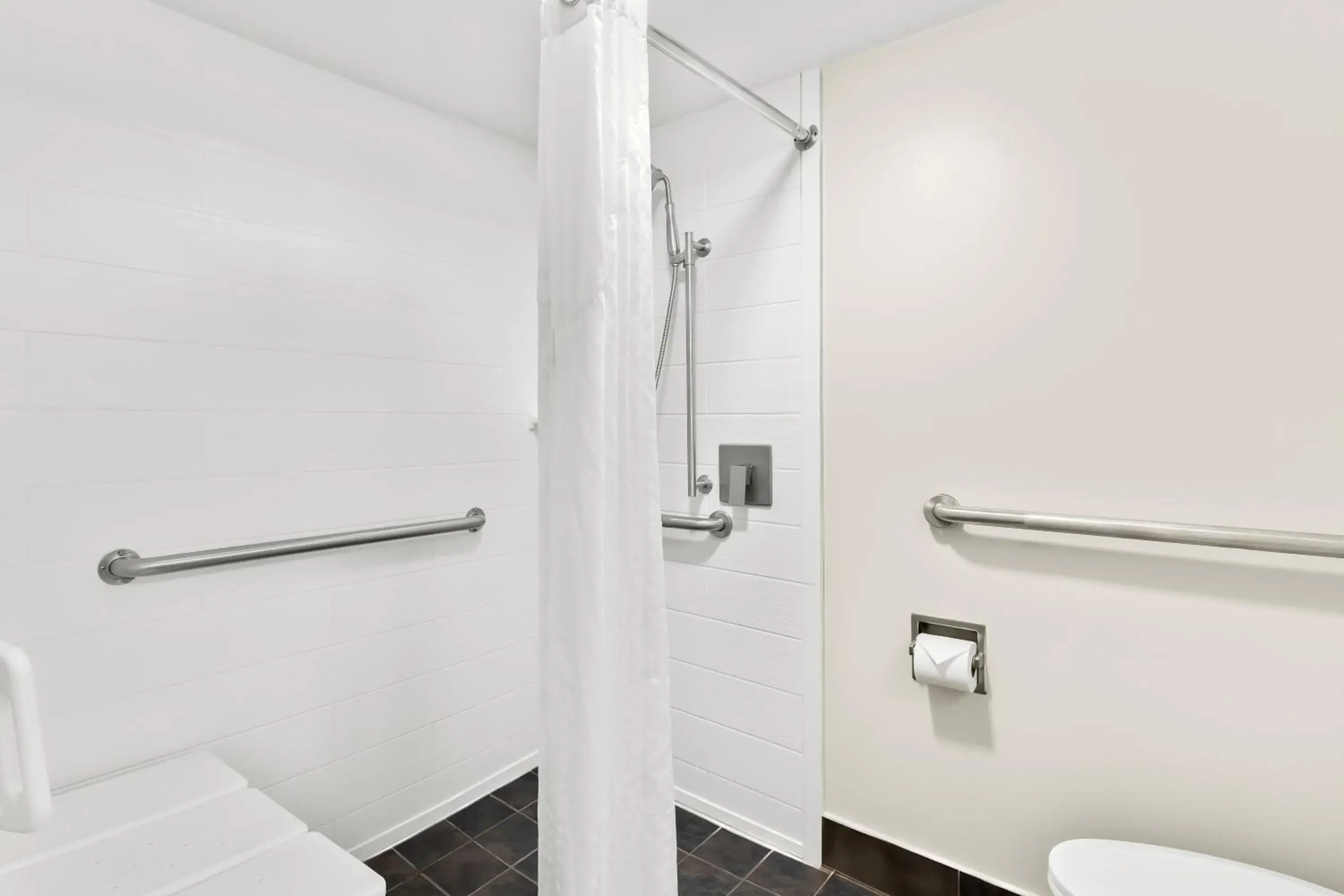 Queen Room - Hearing Accessible in Holiday Inn Express Atlanta Galleria-Ballpark Area by IHG Queen Room - Hearing Accessible in Holiday Inn Express Atlanta Galleria-Ballpark Area by IHG