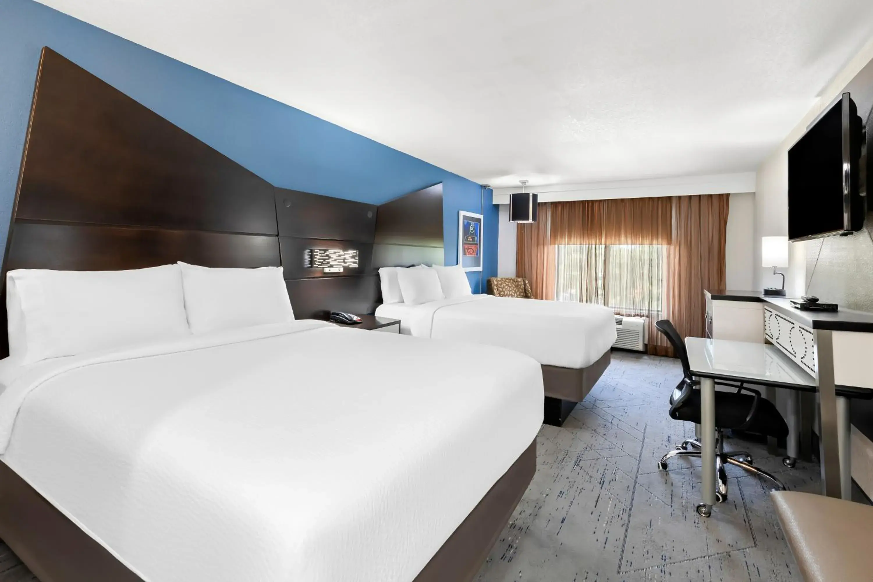 Standard Queen Room with Two Queen Beds - Communications Accessible in Holiday Inn Express Atlanta Galleria-Ballpark Area by IHG Standard Queen Room with Two Queen Beds - Communications Accessible in Holiday Inn Express Atlanta Galleria-Ballpark Area by IHG