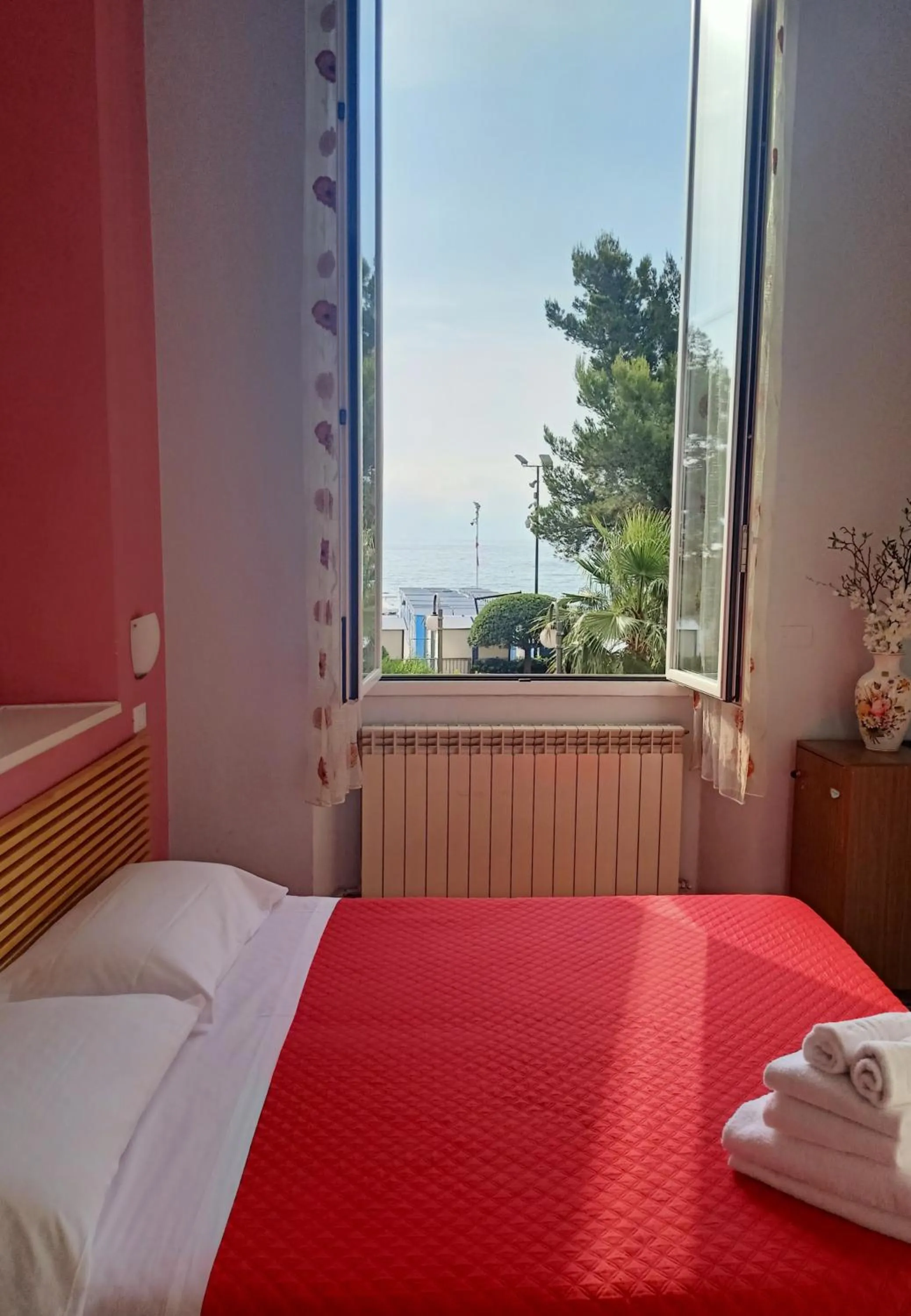 Bedroom, Bed in Hotel Serena