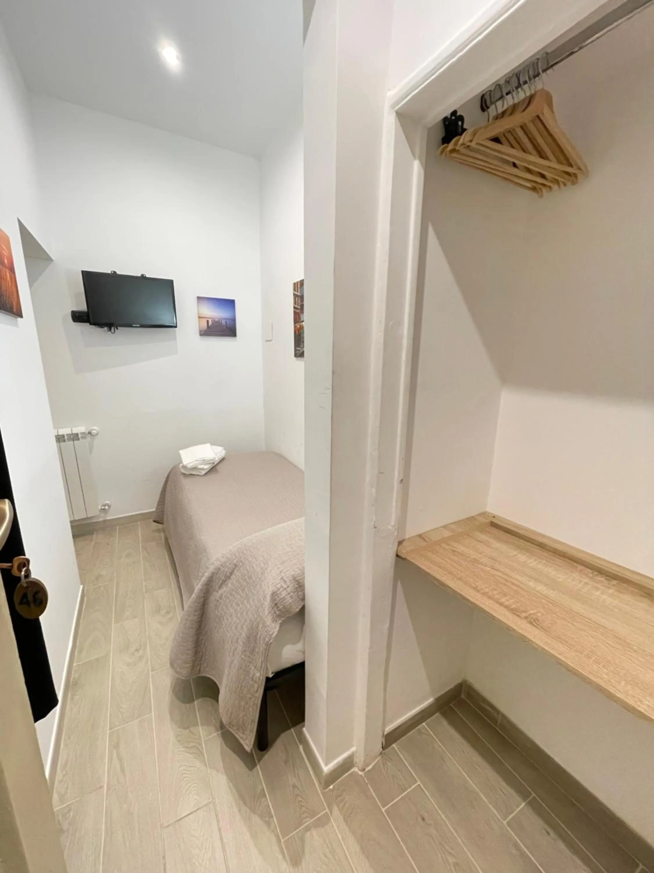 Photo of the whole room, Bed in Hotel Serena