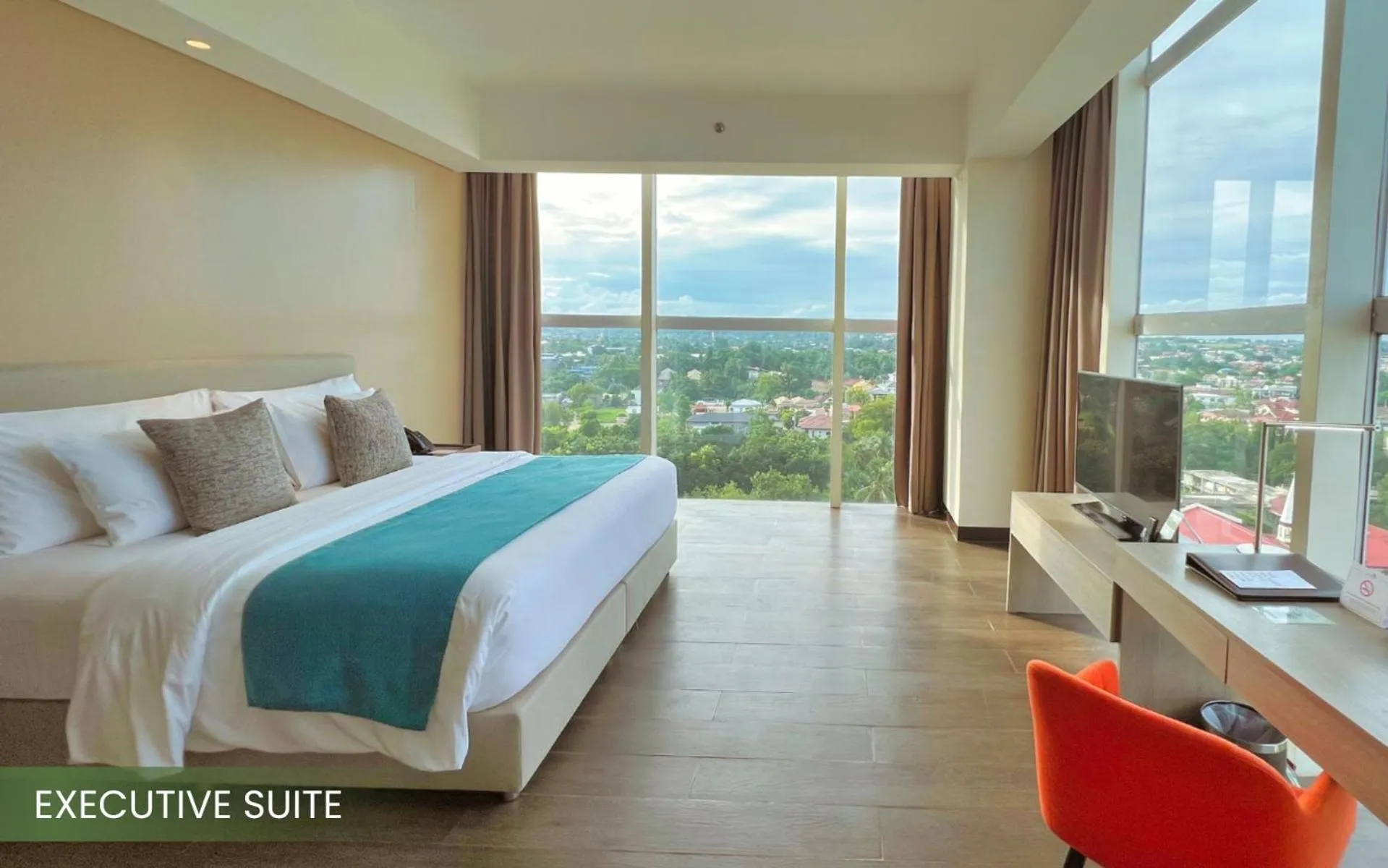 Bedroom, Bed in Acacia Hotel Davao