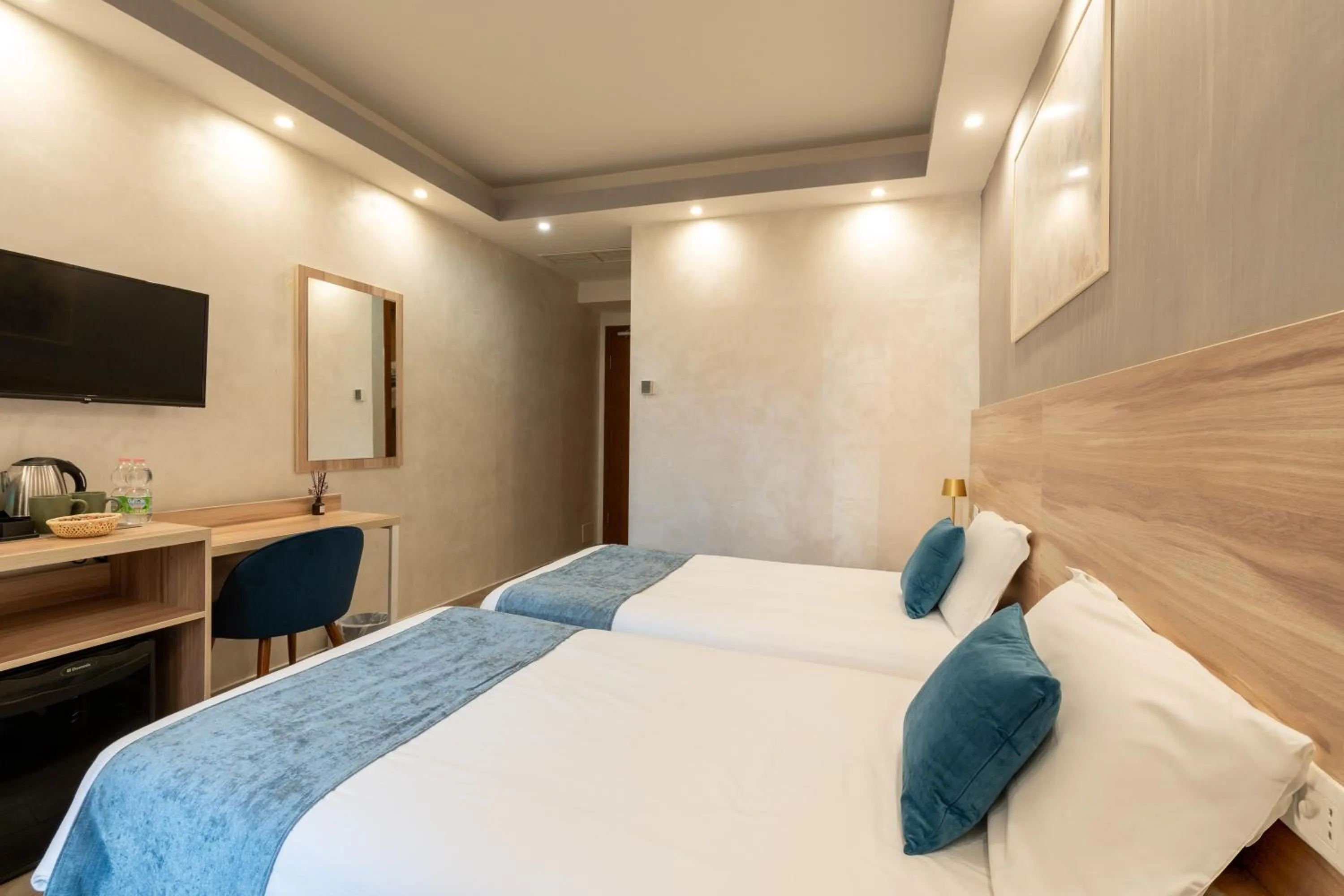 Drago D'Oro GUESTHOUSE - accross from metro Vittorio Emanuele