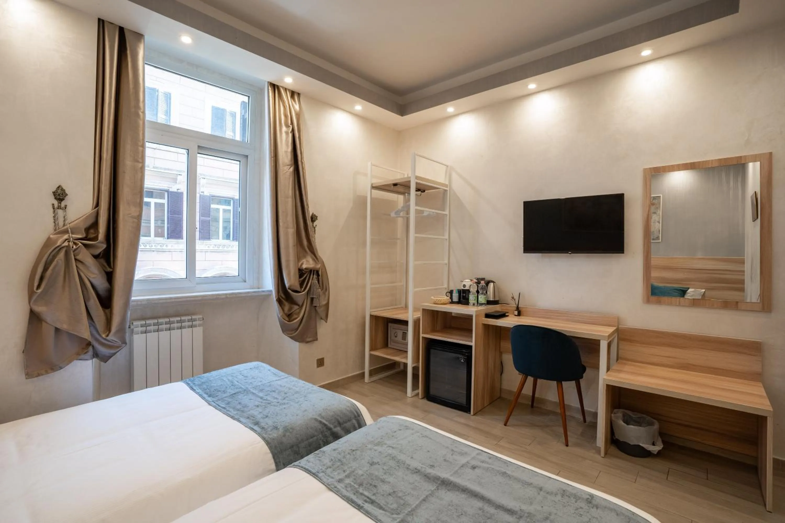 Drago D'Oro GUESTHOUSE - accross from metro Vittorio Emanuele