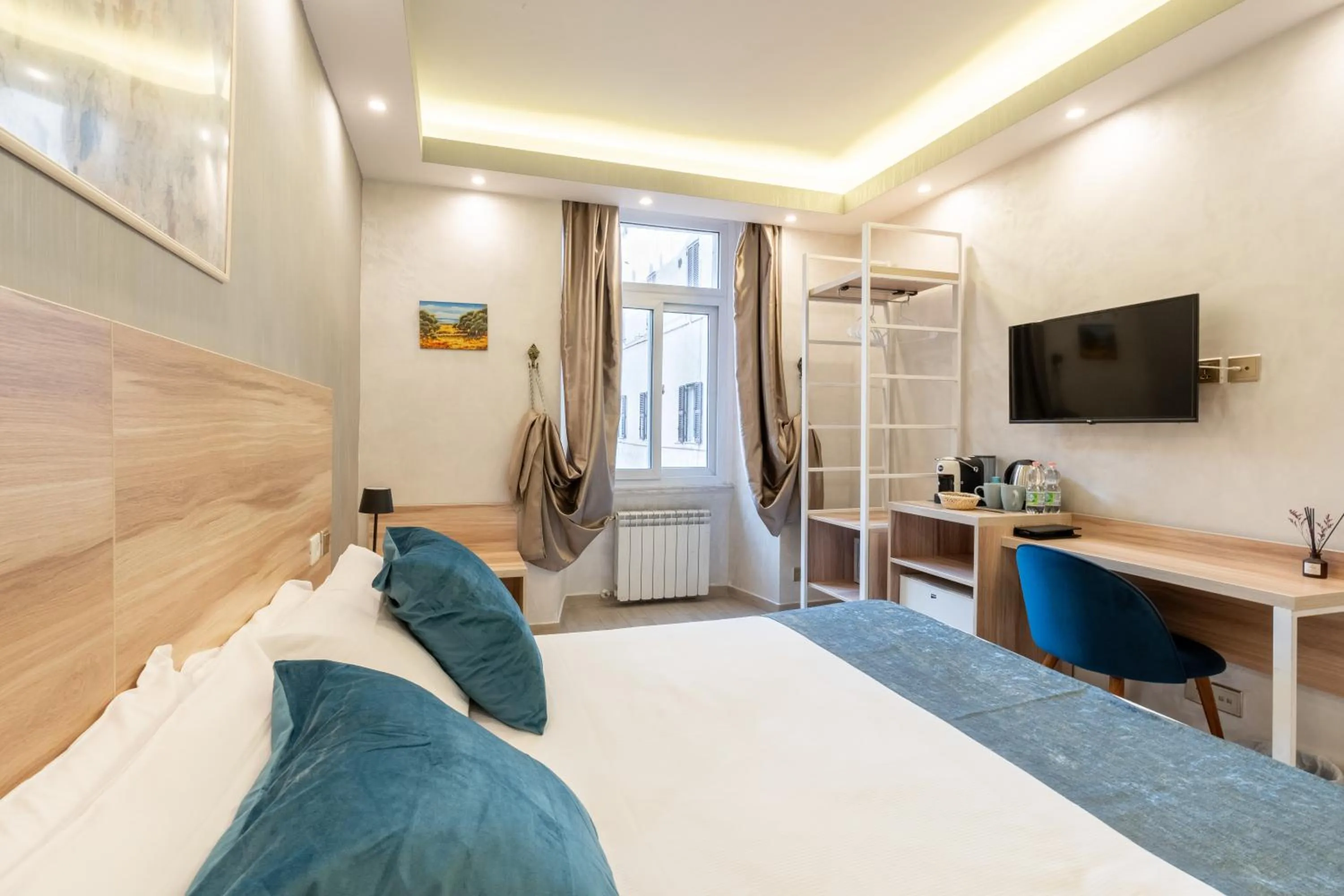 Drago D'Oro GUESTHOUSE - accross from metro Vittorio Emanuele