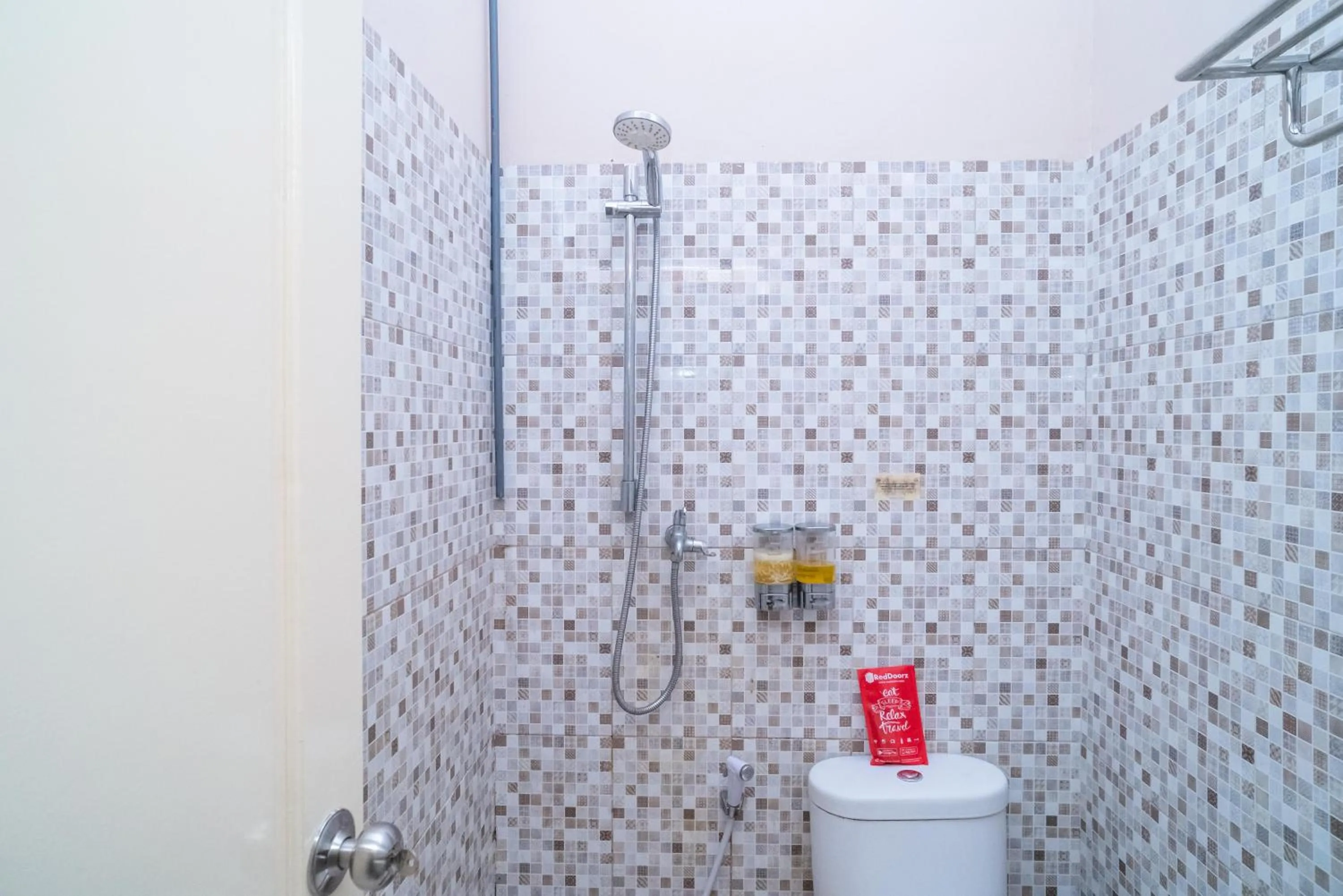 RedDoorz Syariah near Taman Siring 2