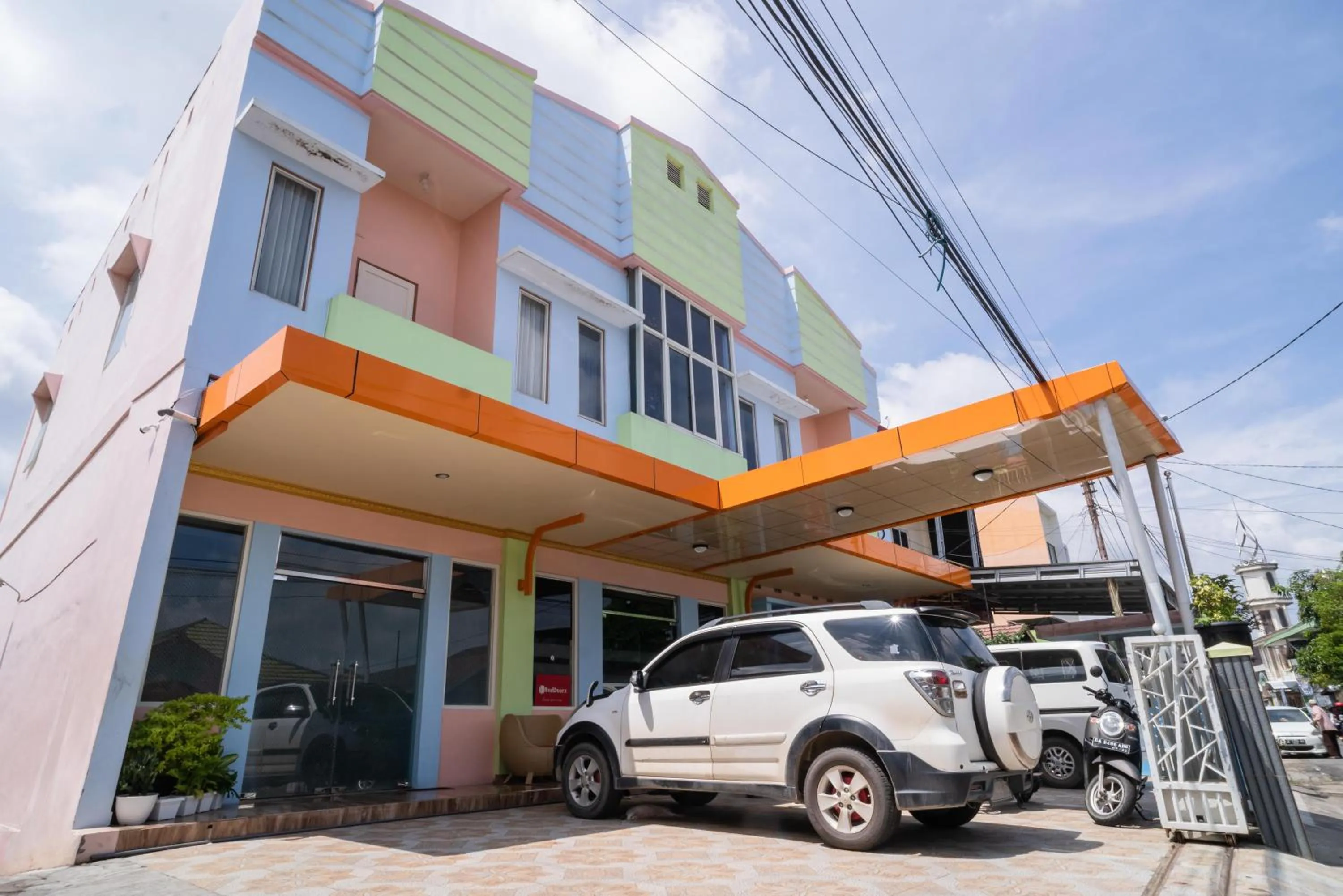 RedDoorz Syariah near Taman Siring 2