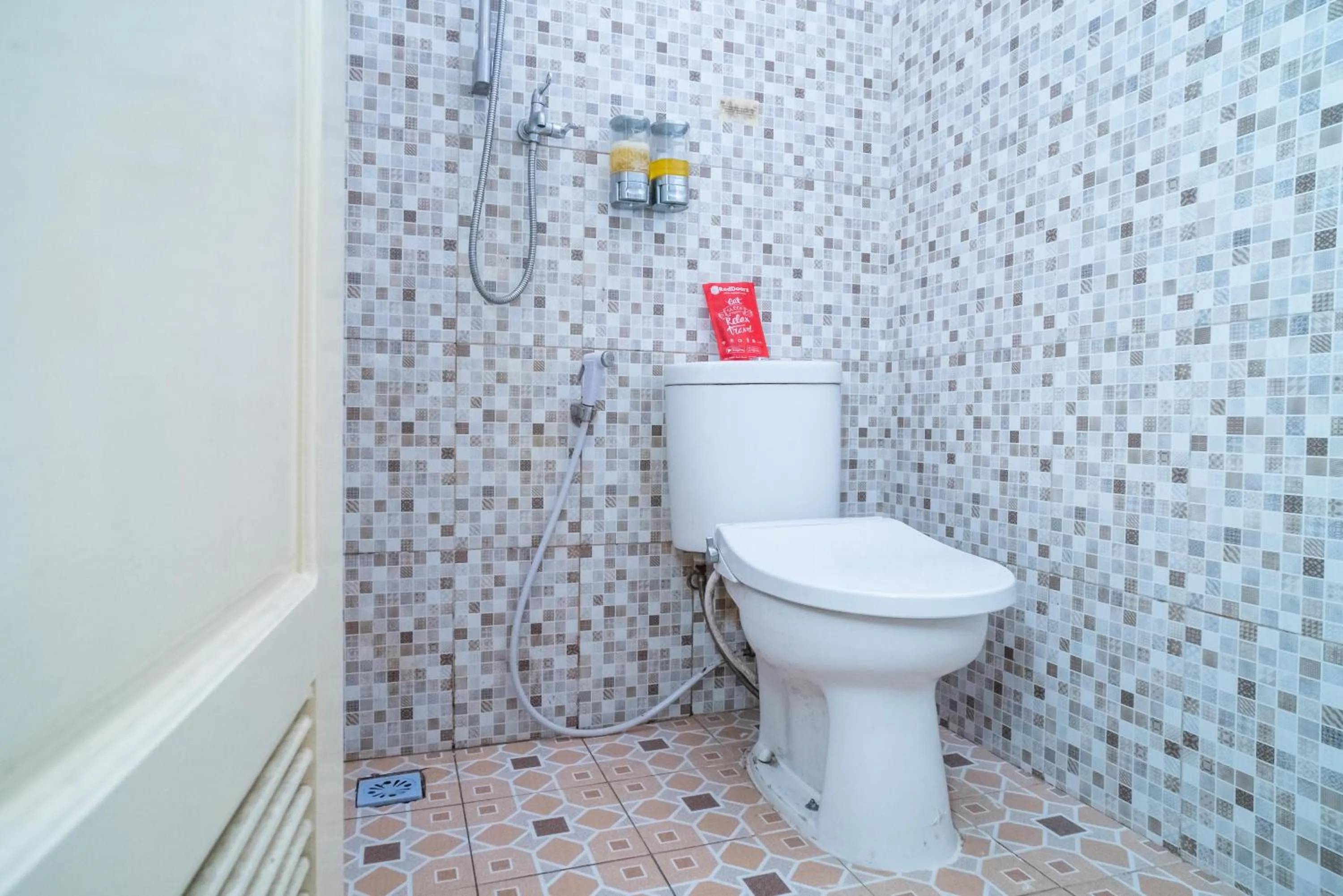 RedDoorz Syariah near Taman Siring 2