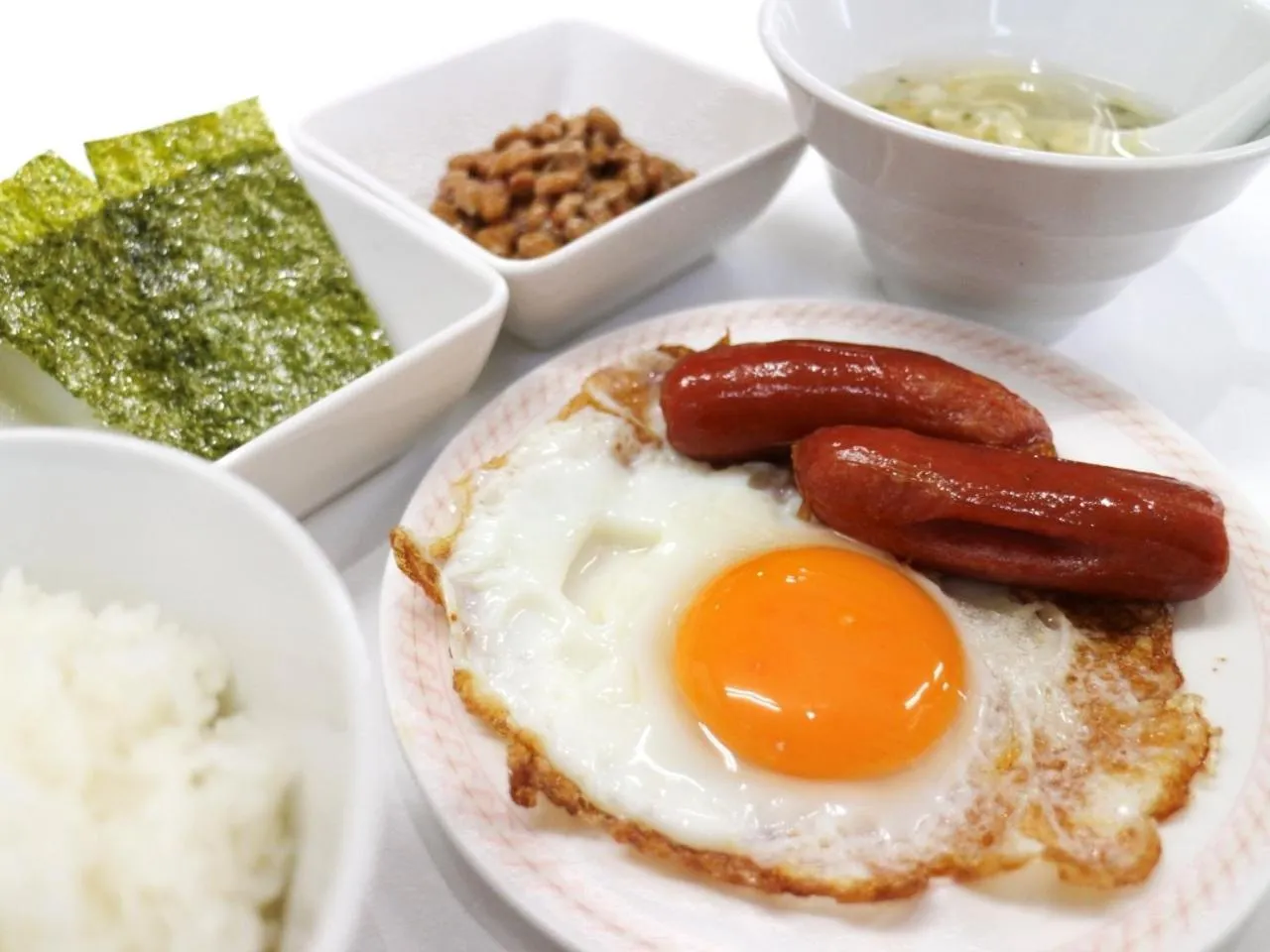 Food and drinks in Moriyama Art Hotel