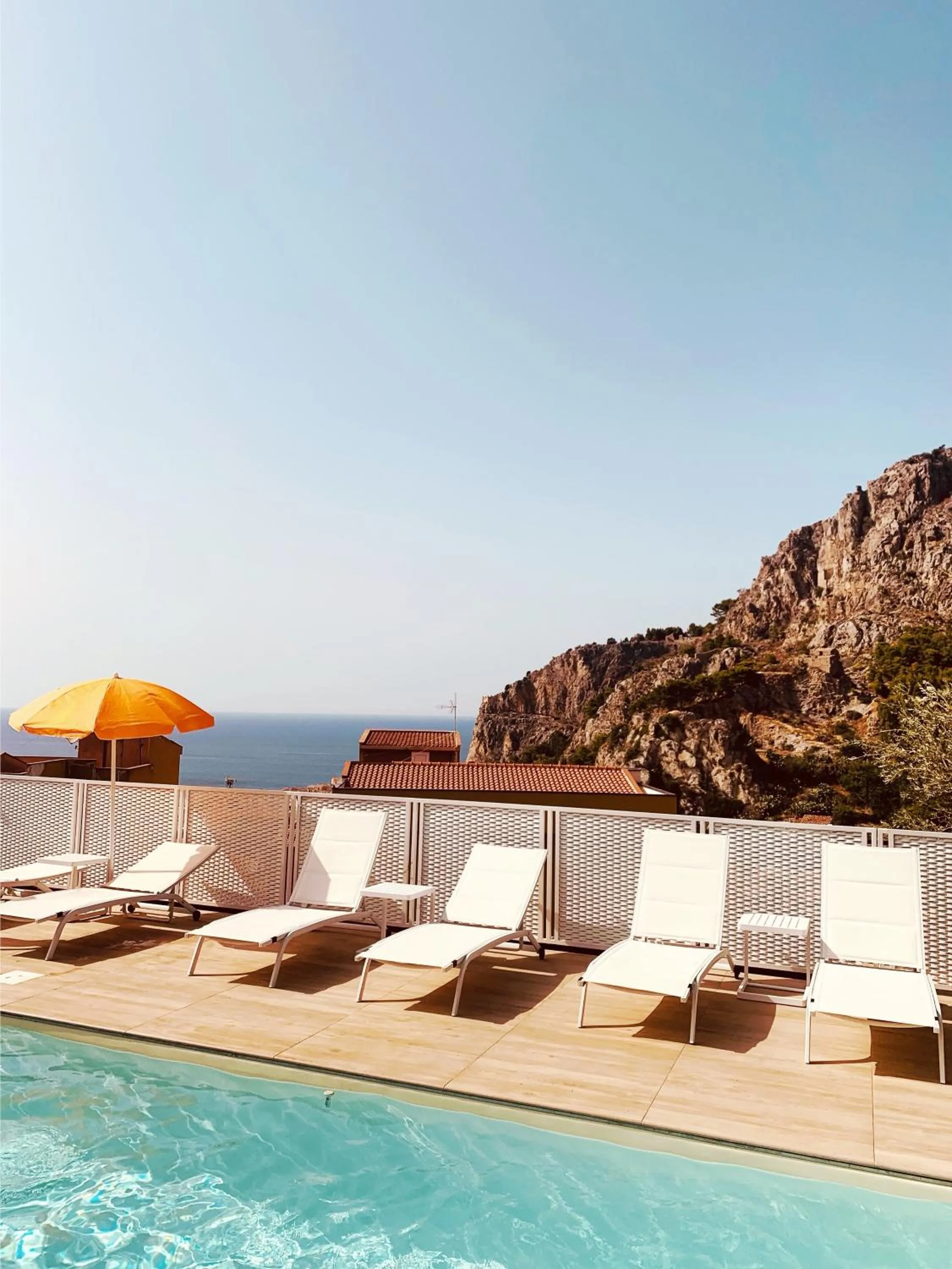 Pool view in B&B Villa Di Giorgi