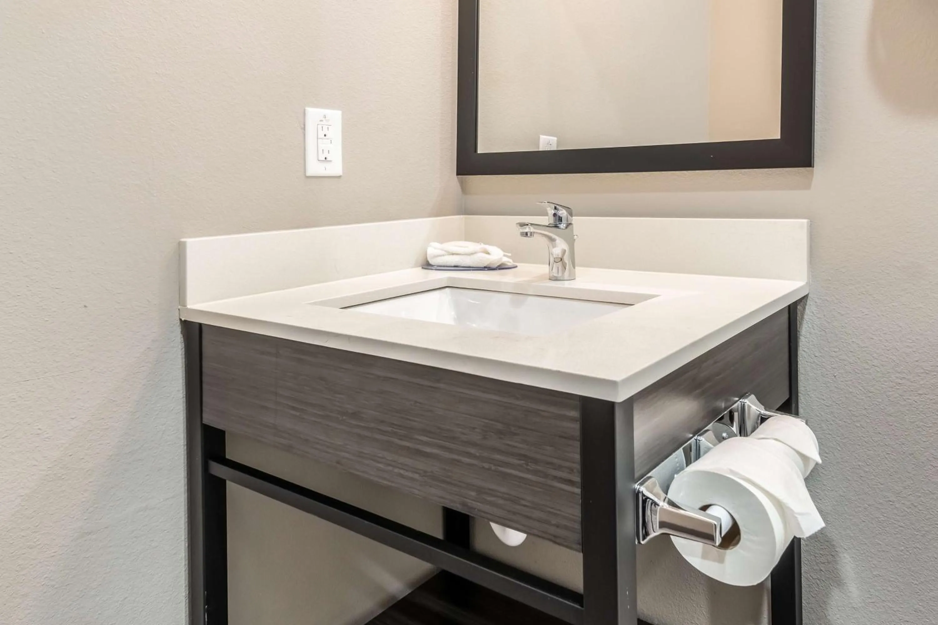 Bathroom in Studio 6-Mesquite, TX - Dallas