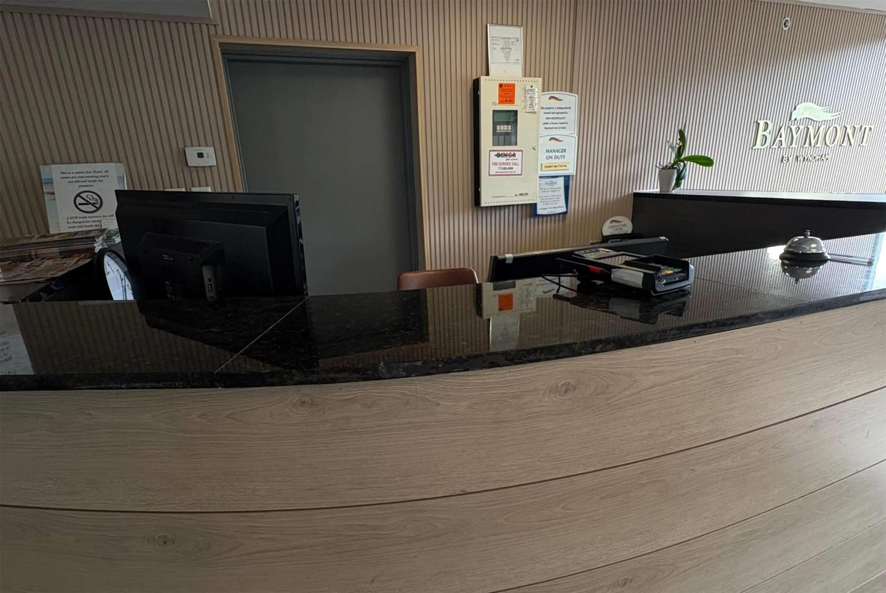 Lobby or reception in Baymont by Wyndham - Chicago - Addison - O'Hare