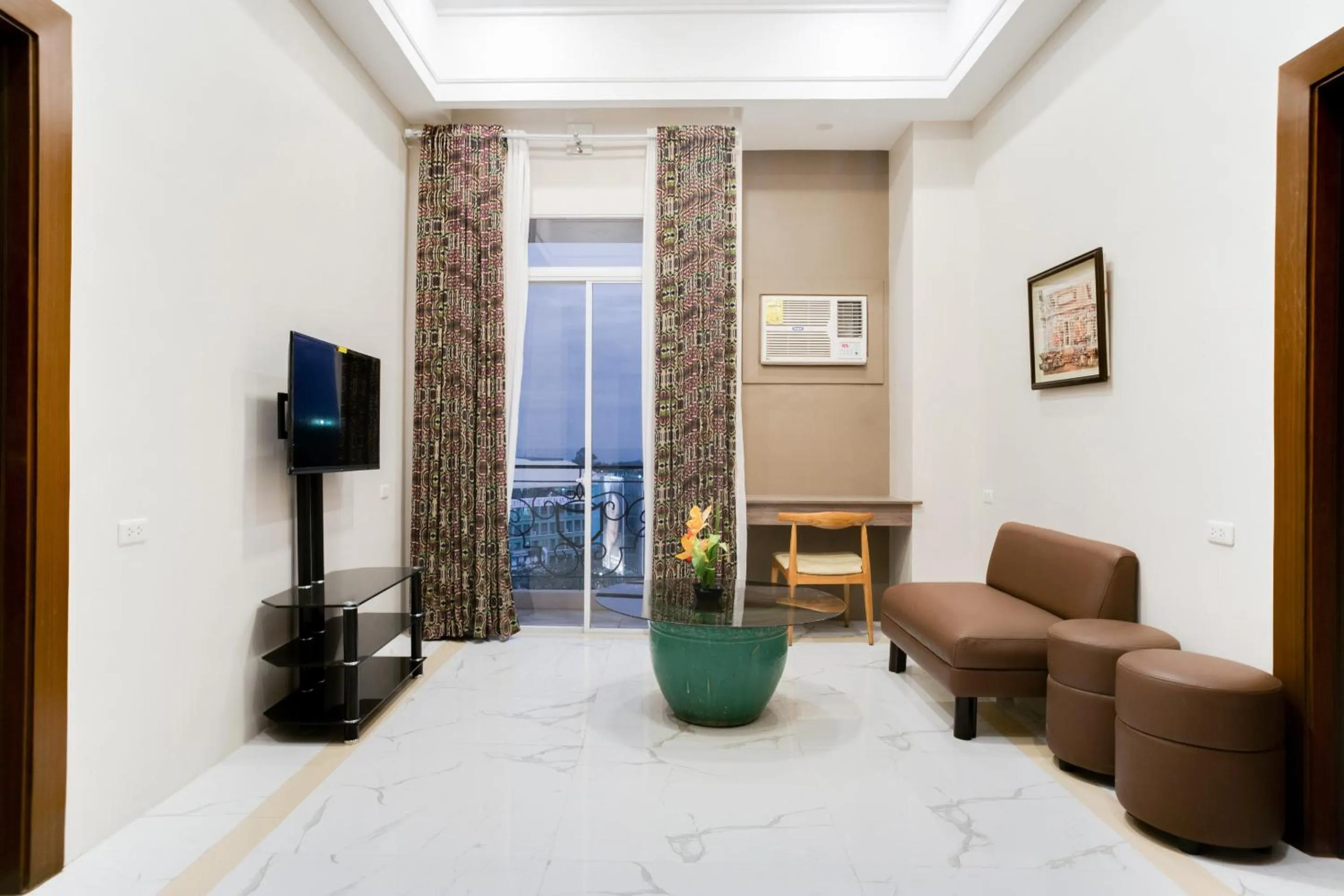 Bedroom in Capital O 460 World Palace Hotel