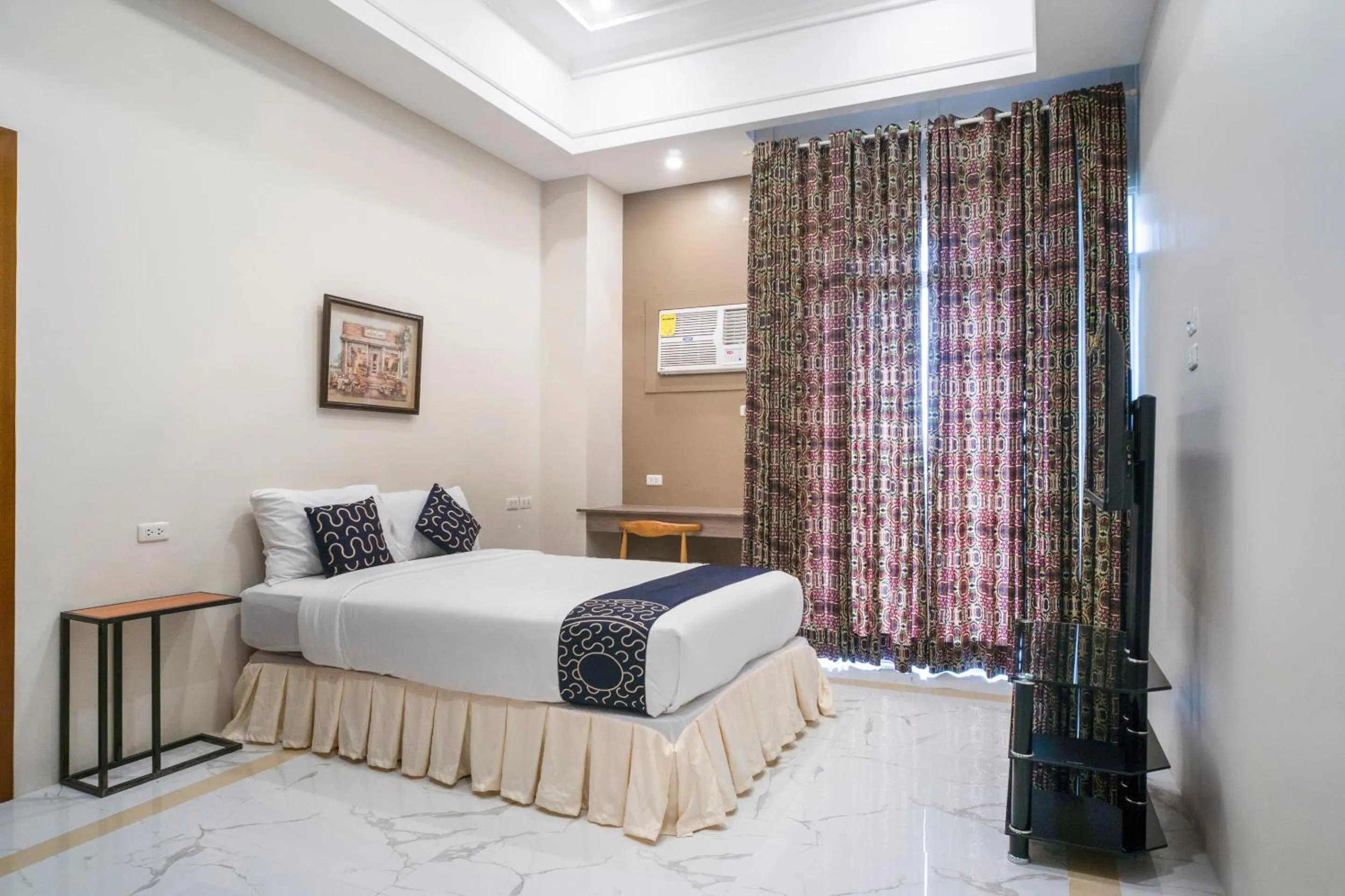 Bedroom, Bed in Capital O 460 World Palace Hotel