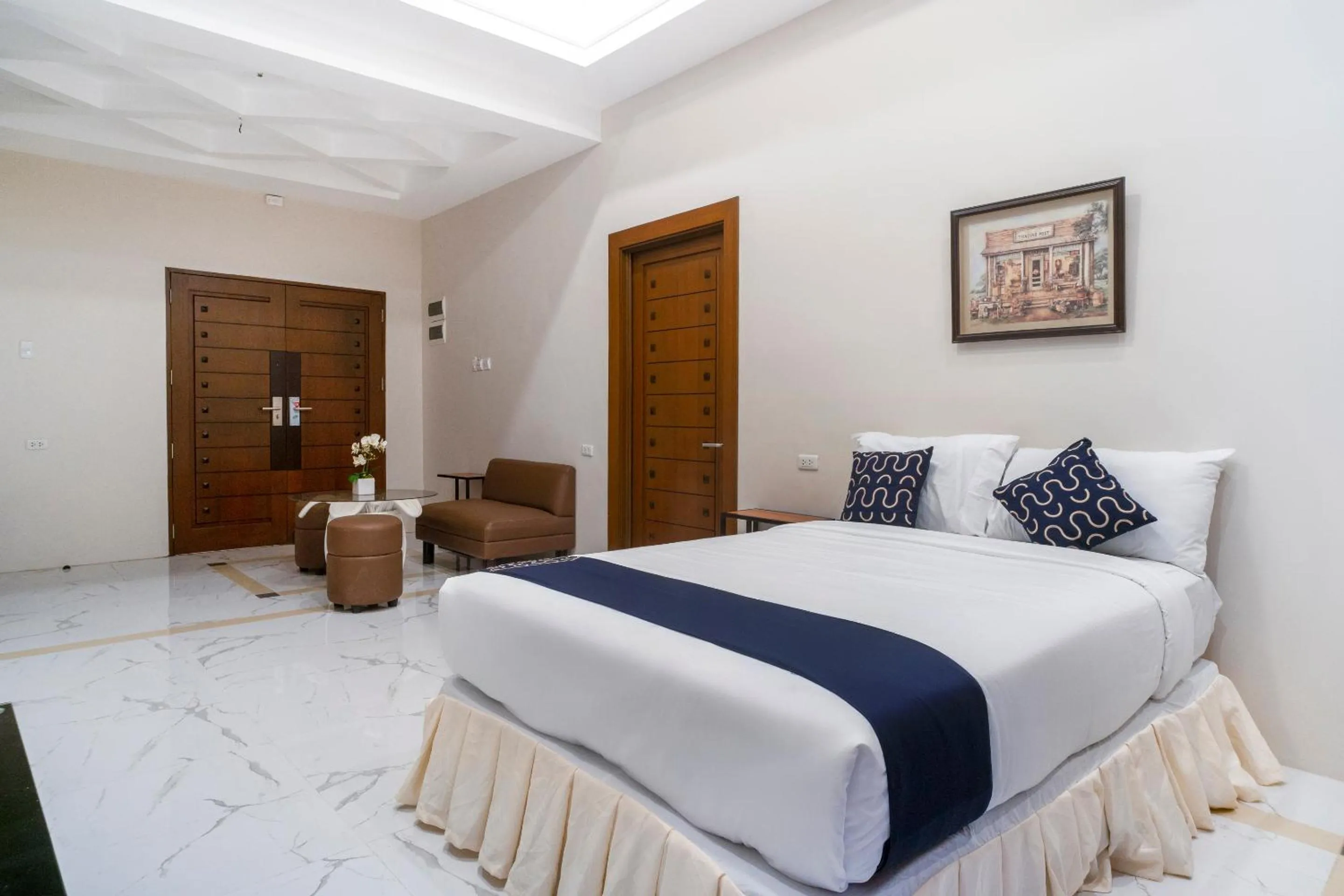 Bedroom, Bed in Capital O 460 World Palace Hotel