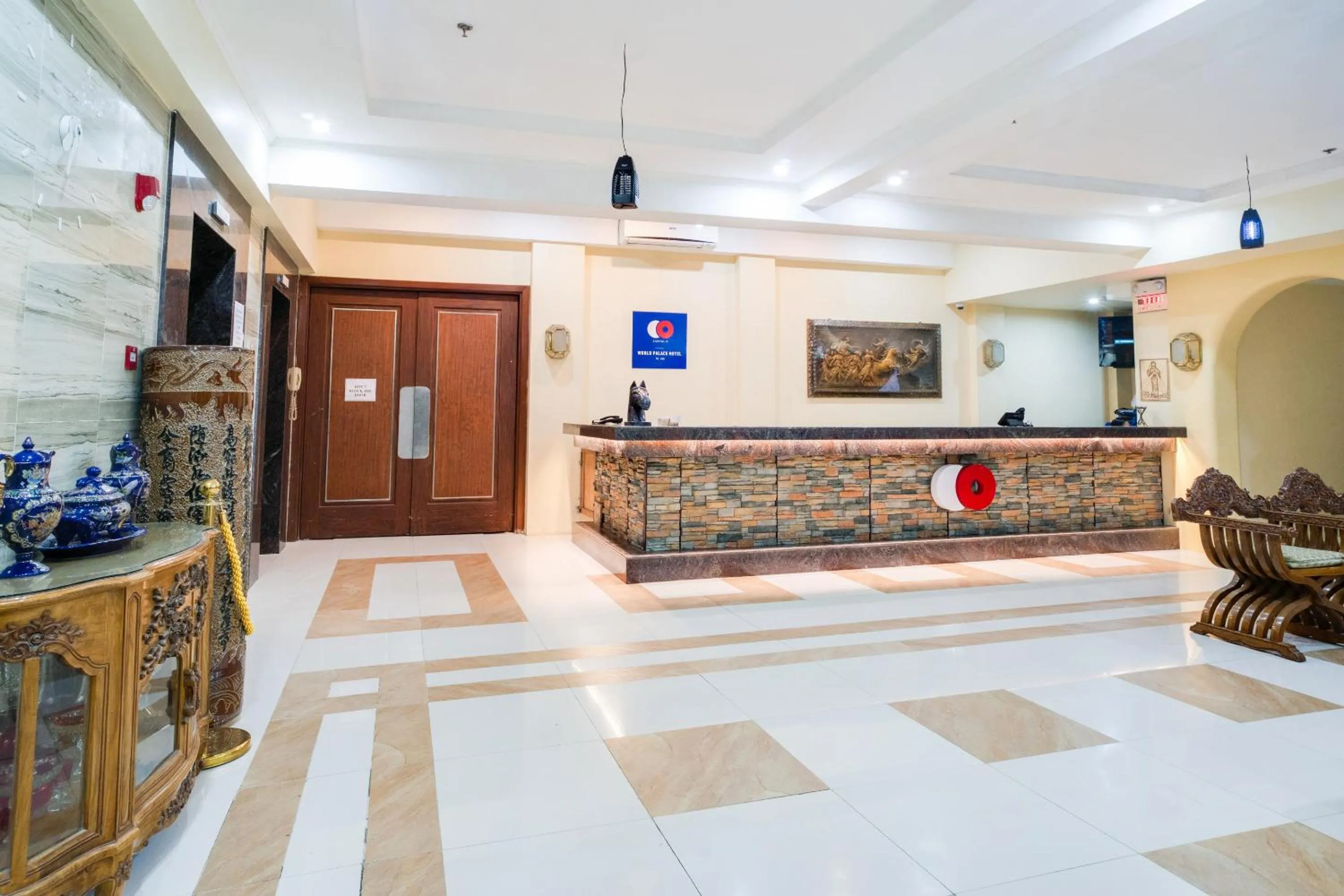 Lobby or reception in Capital O 460 World Palace Hotel