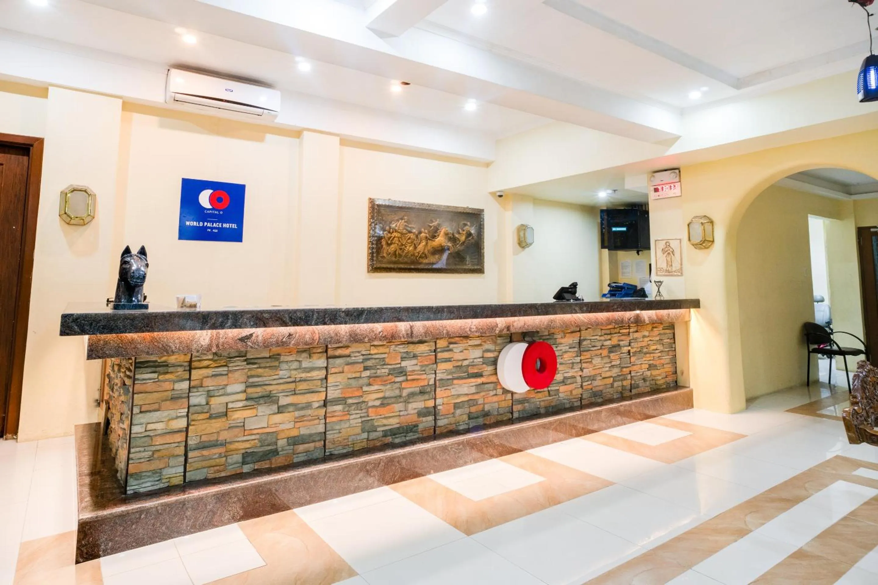 Lobby or reception in Capital O 460 World Palace Hotel