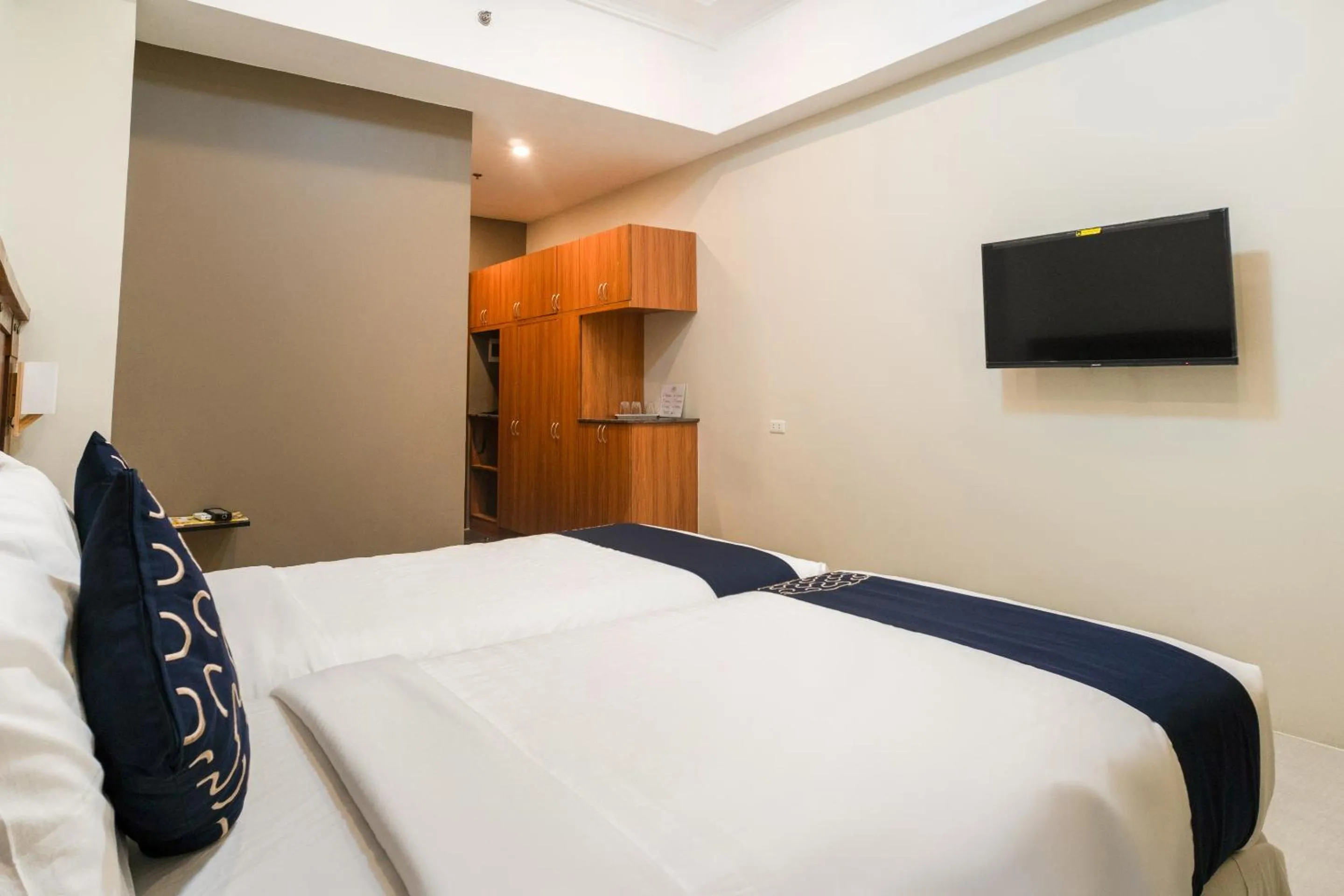 Bedroom, Bed in Capital O 460 World Palace Hotel