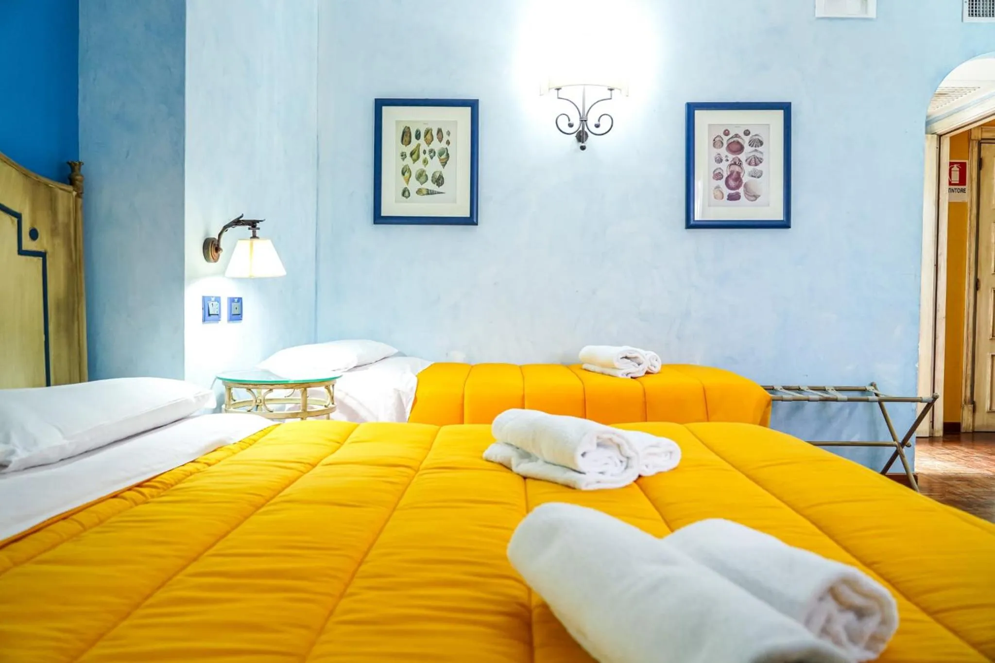 Bed in Motel - Hotel Nautico Pozzallo