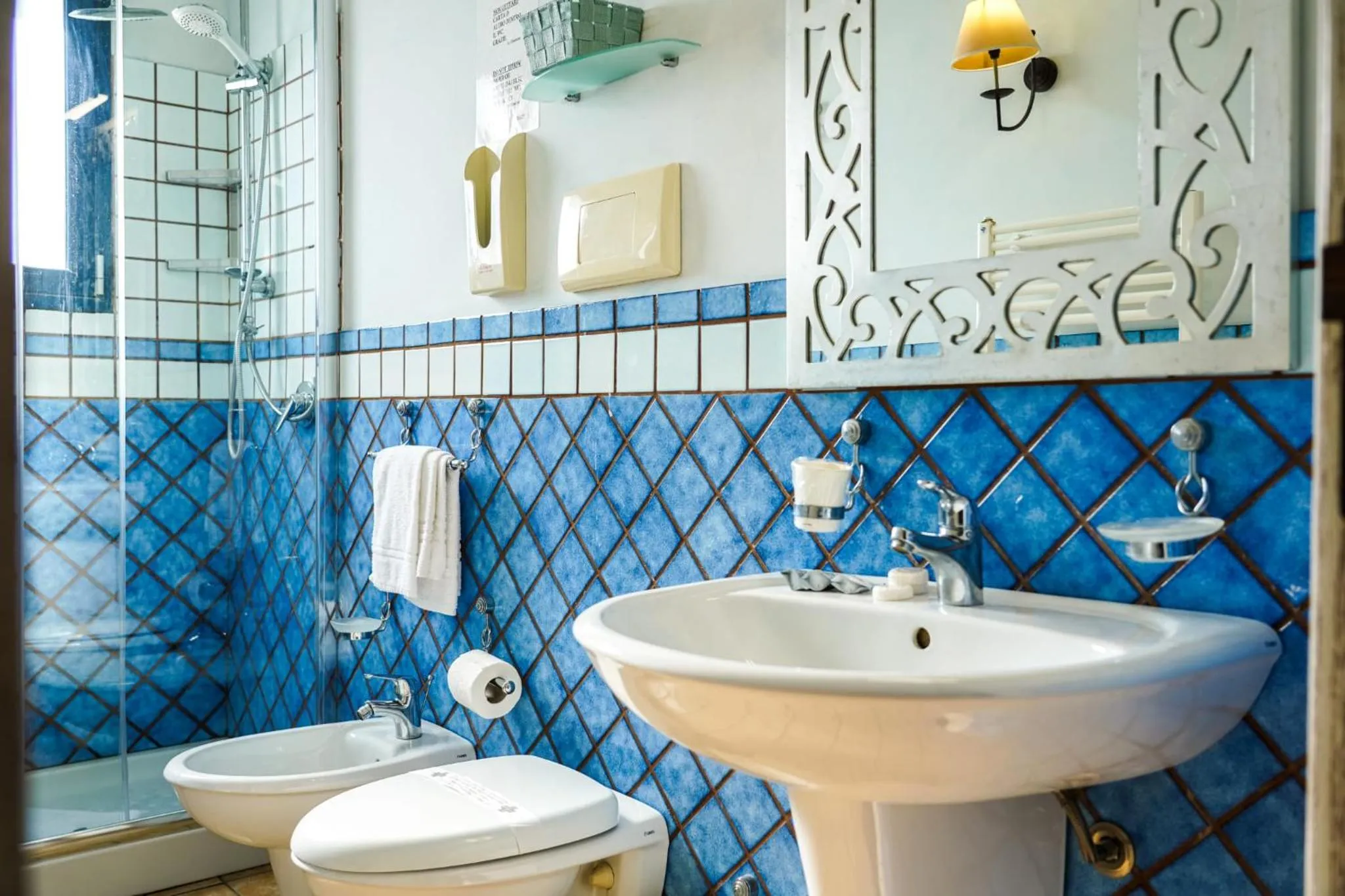 Shower in Motel - Hotel Nautico Pozzallo