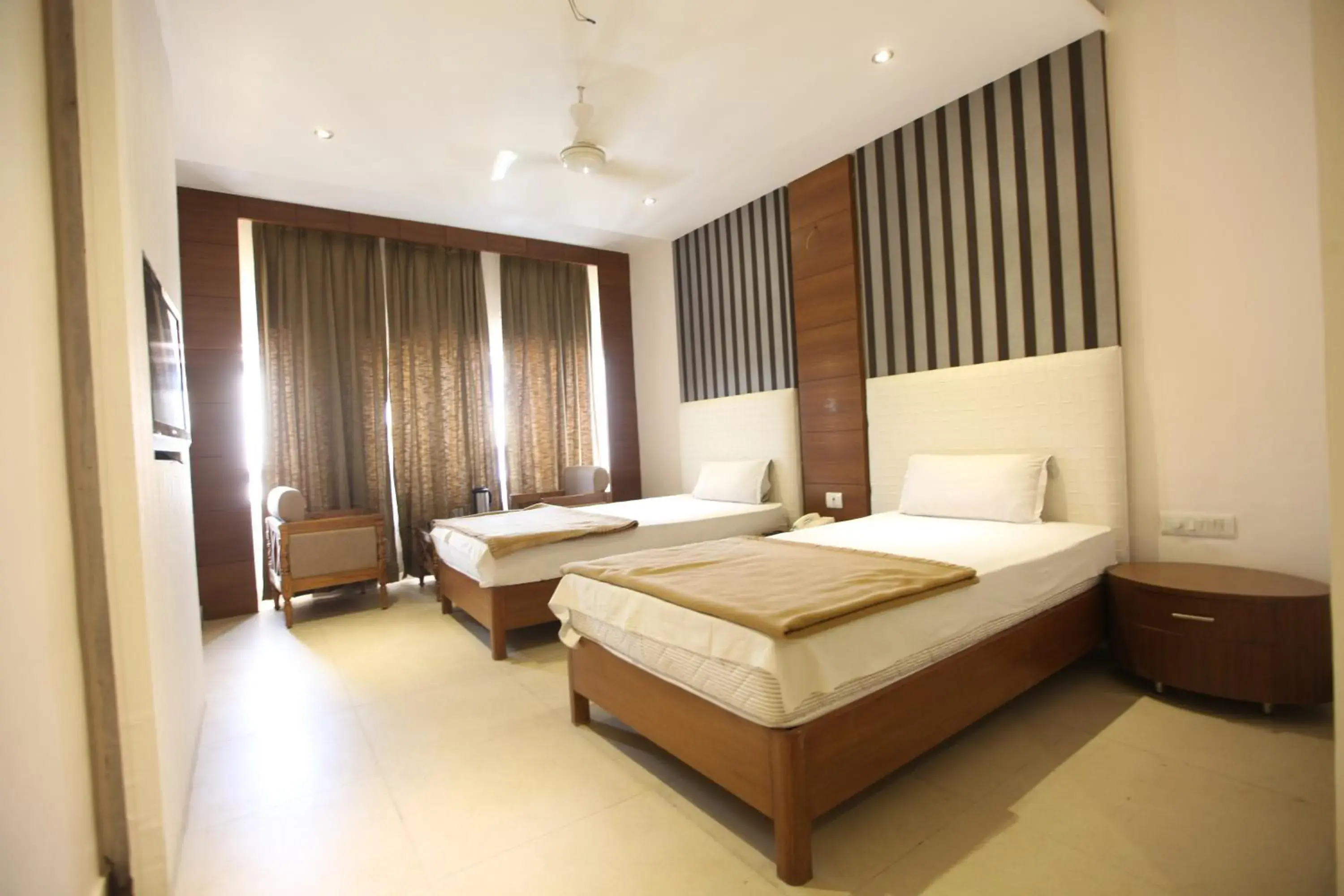 Twin Room - single occupancy in Hotel Landmark - Centre of City Chandigarh Twin Room - single occupancy in Hotel Landmark - Centre of City Chandigarh